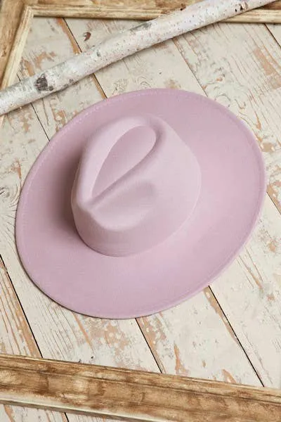 A VINTAGE PLAIN FEDORA HAT