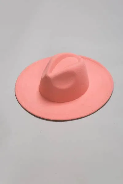 A VINTAGE PLAIN FEDORA HAT