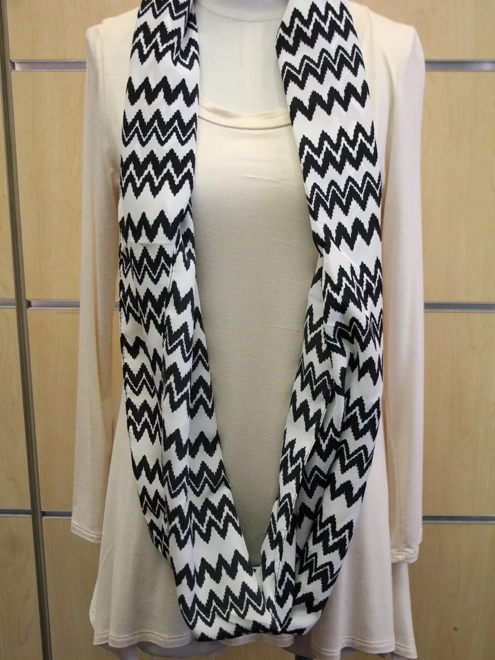 ADO | Infinity Black and White Zig Zag Scarf