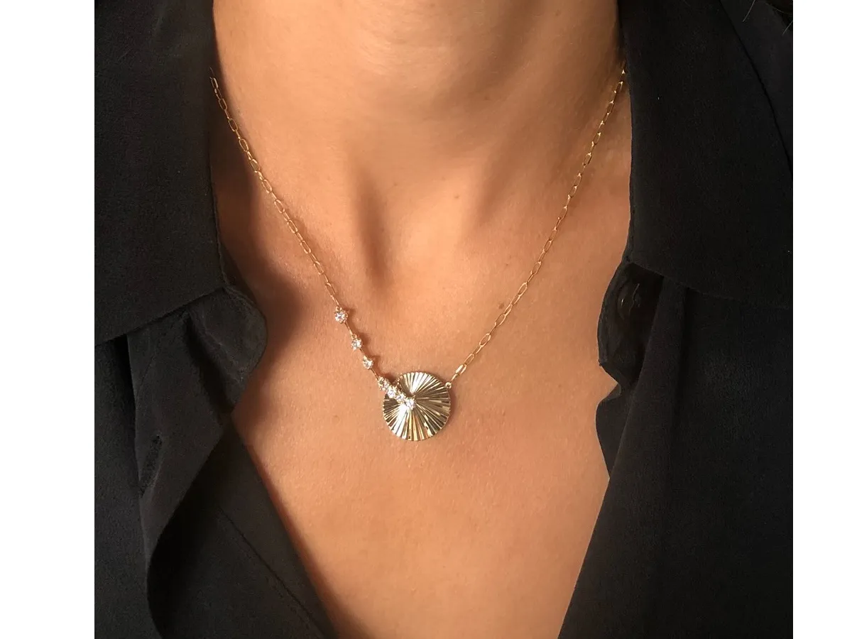 Aura Latch Necklace