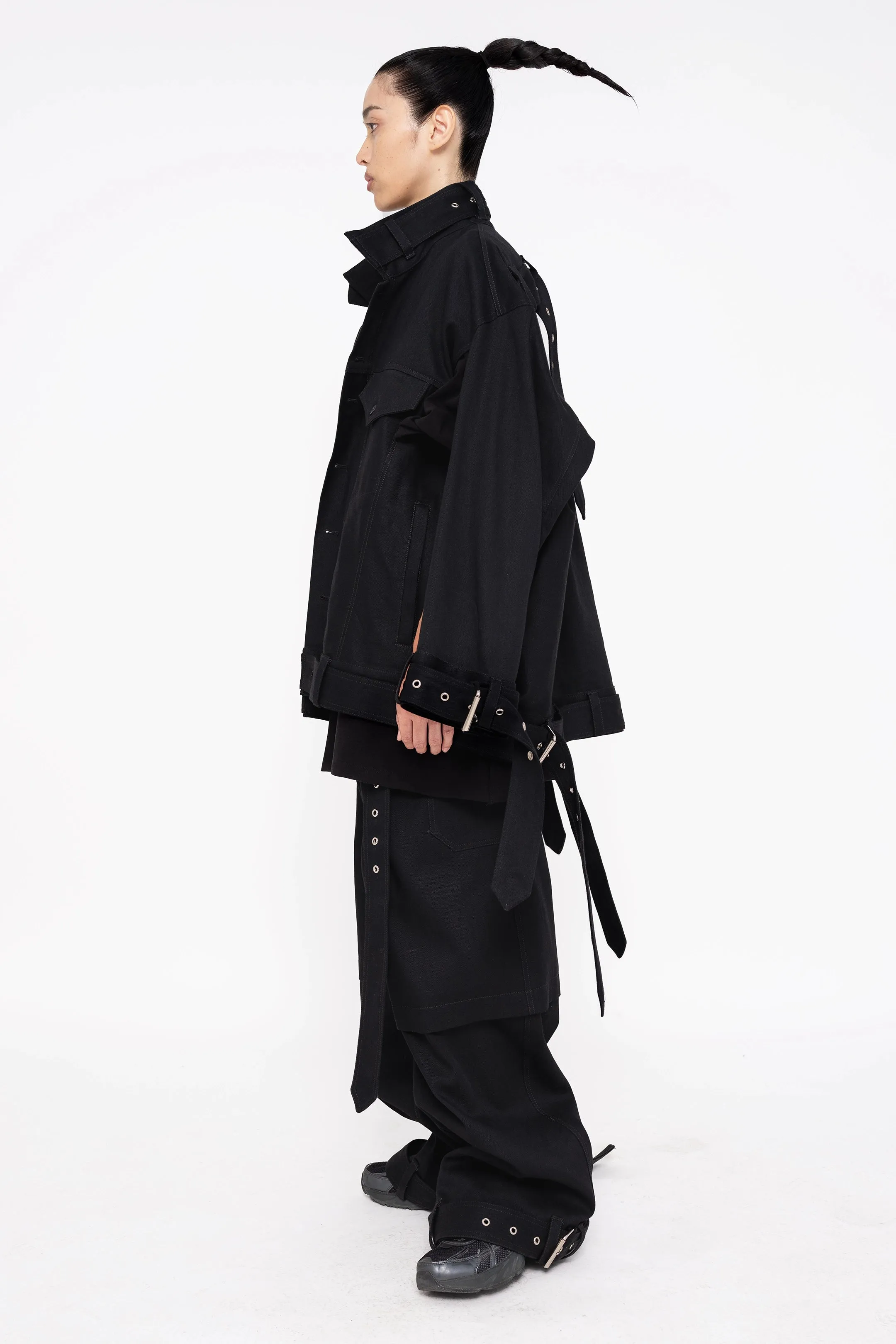 BLACK BELTED DENIM PANTS
