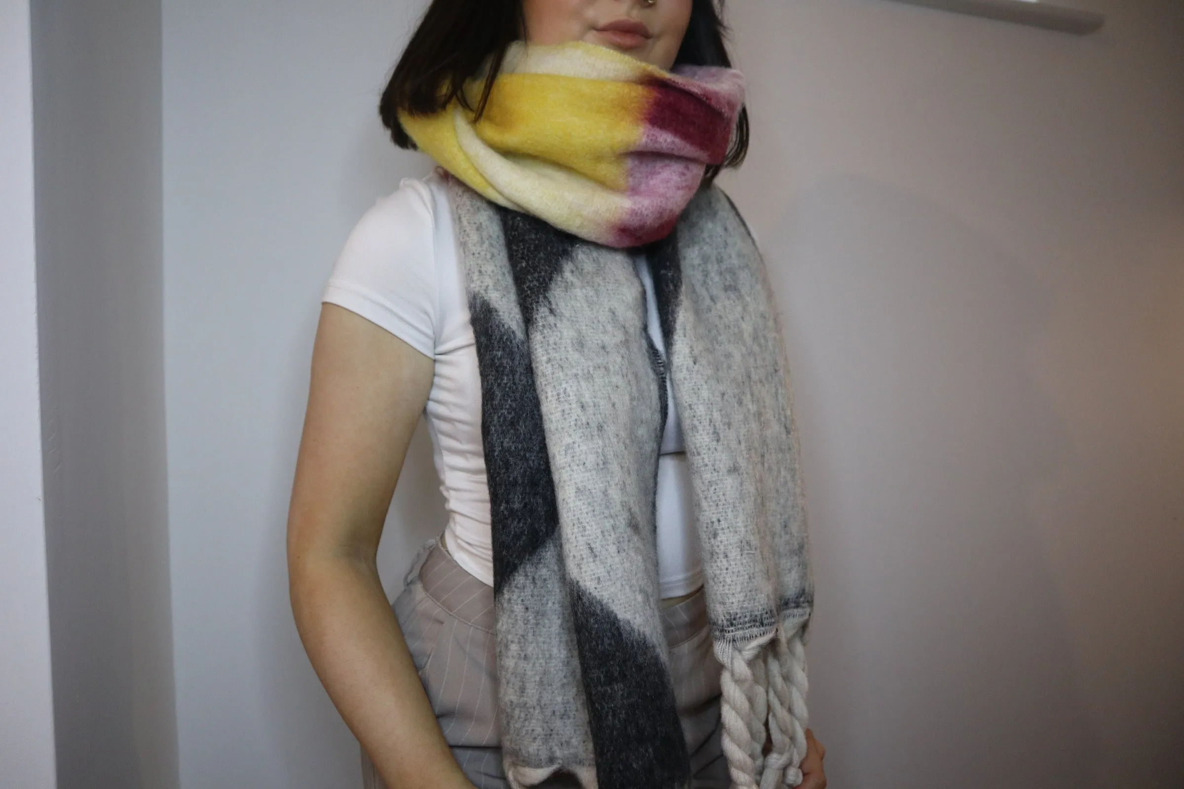 Black Colour Block Geo Chunky Tassel Scarf