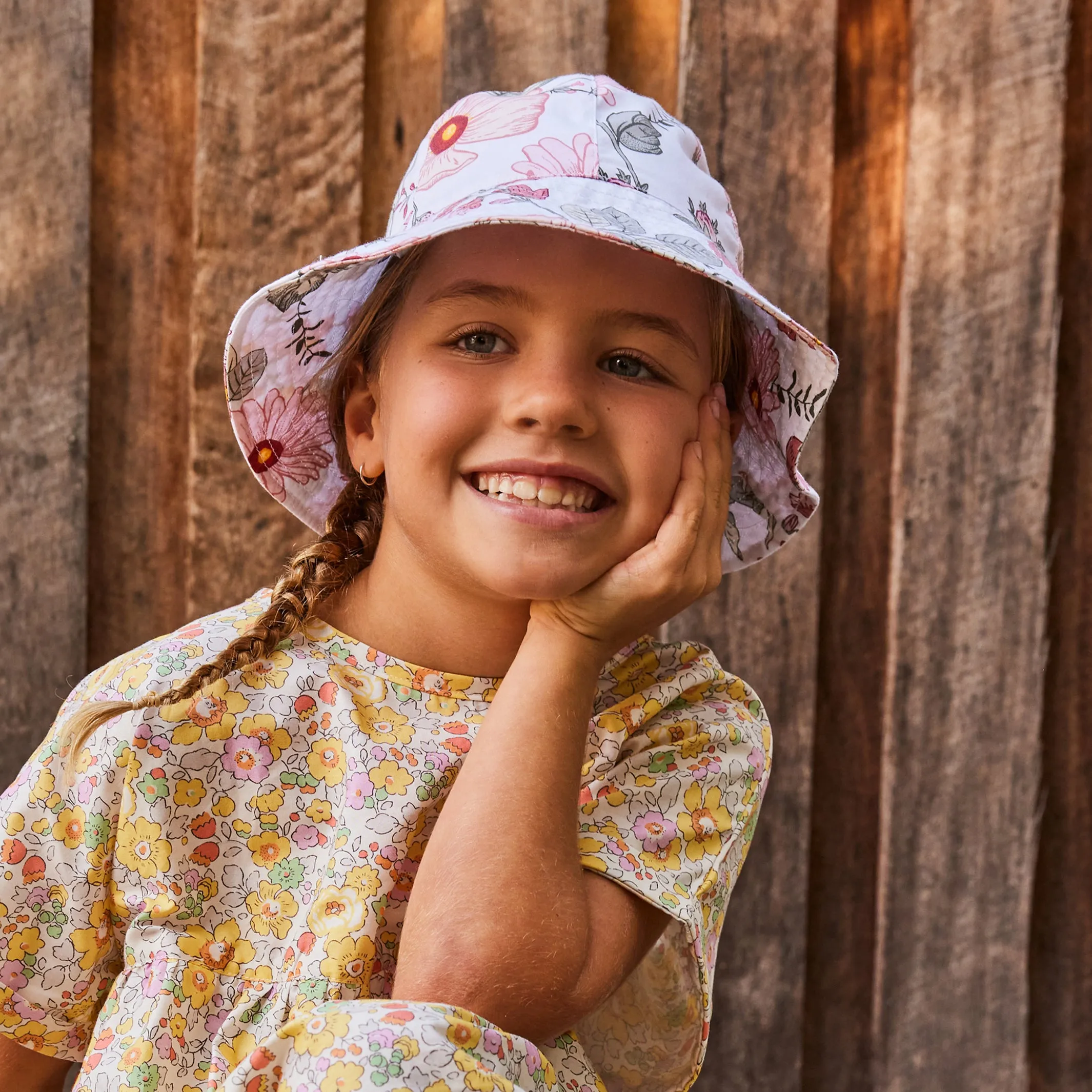 Blair Bucket Hat - White Flower