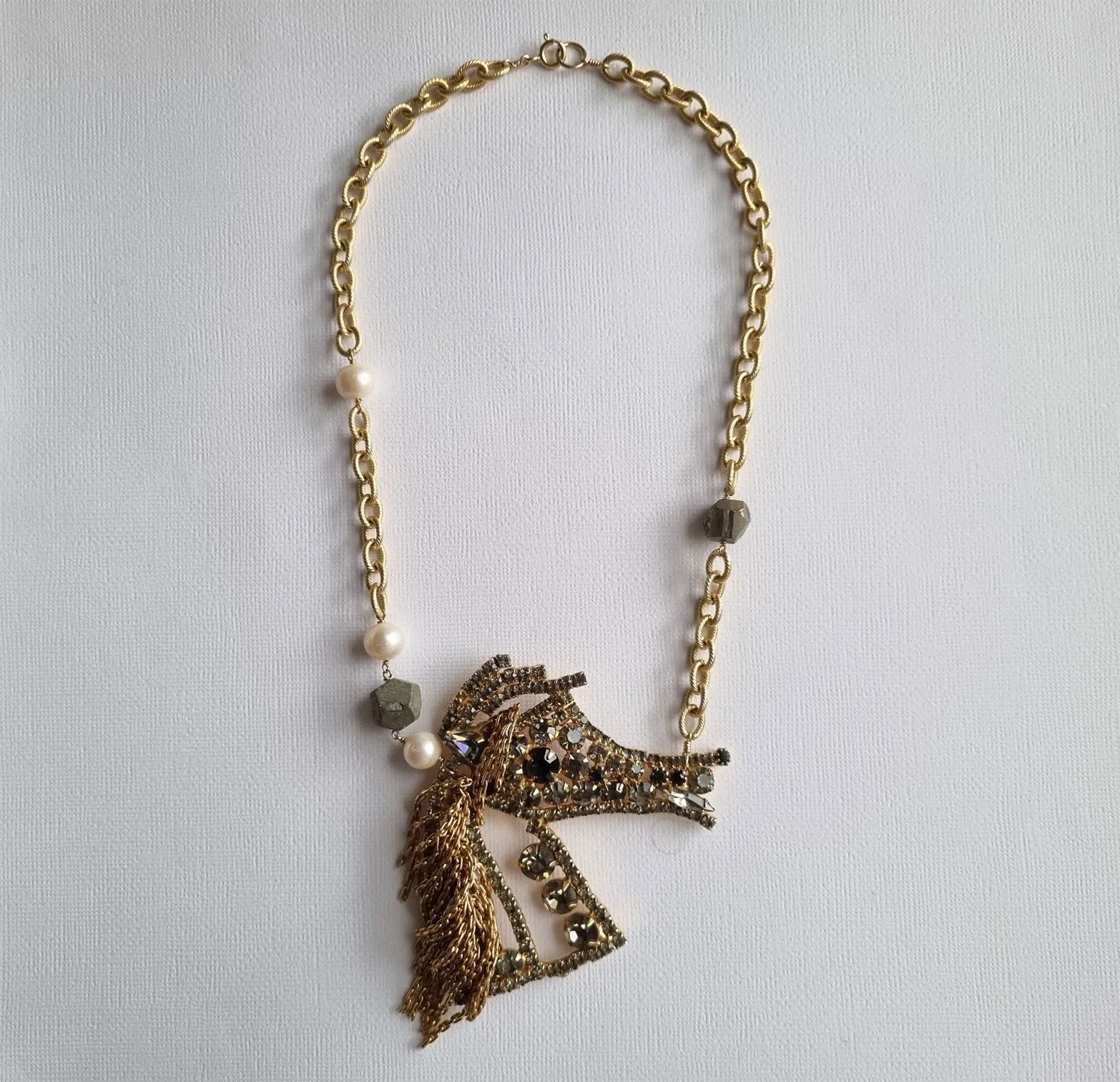 blue ribbon | Huge rhinestone horse pearl vintage chain necklace
