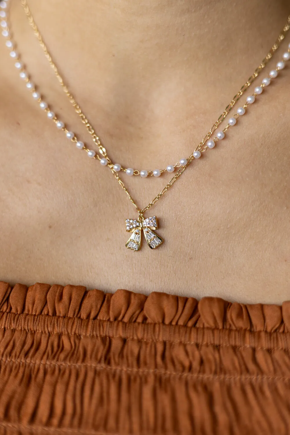 Bow Necklace in Gold | N7992G