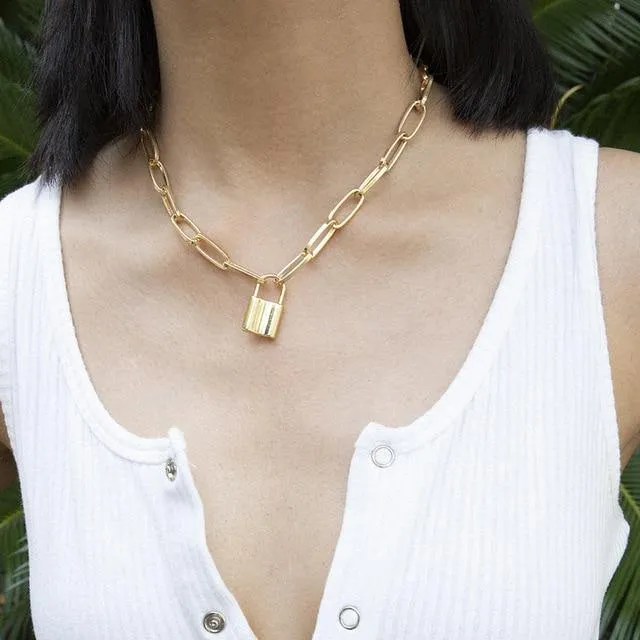 Chain Toggle Clasp Necklace