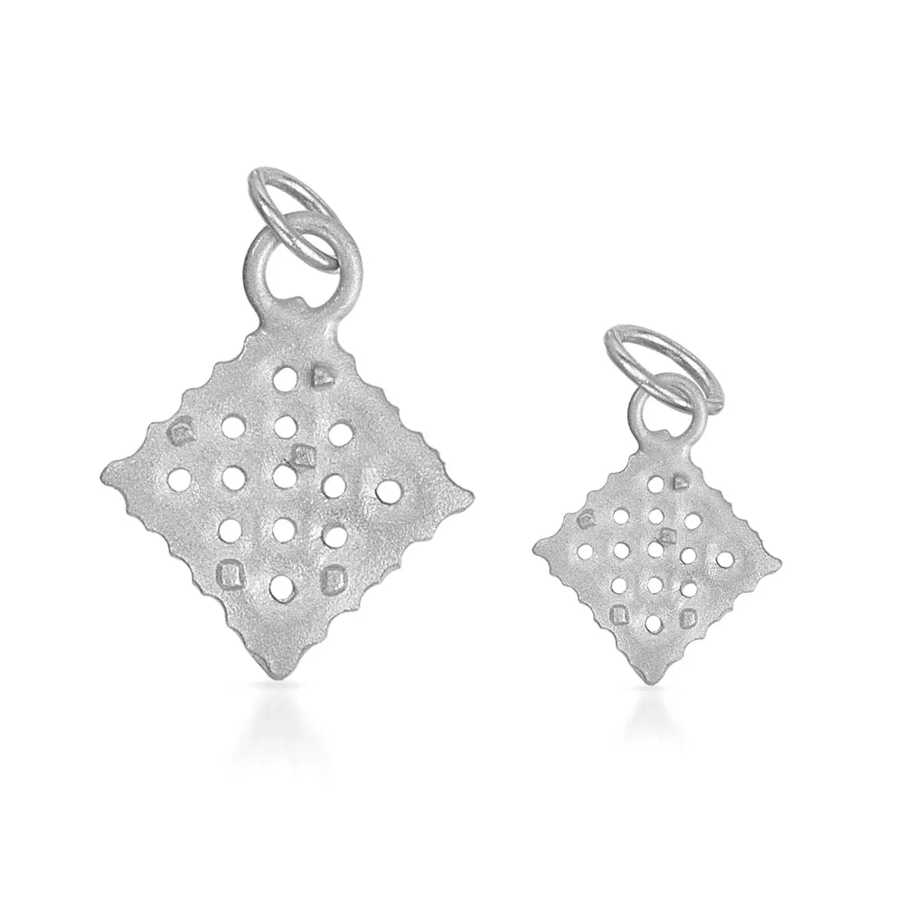 Cracker Charm in Silver