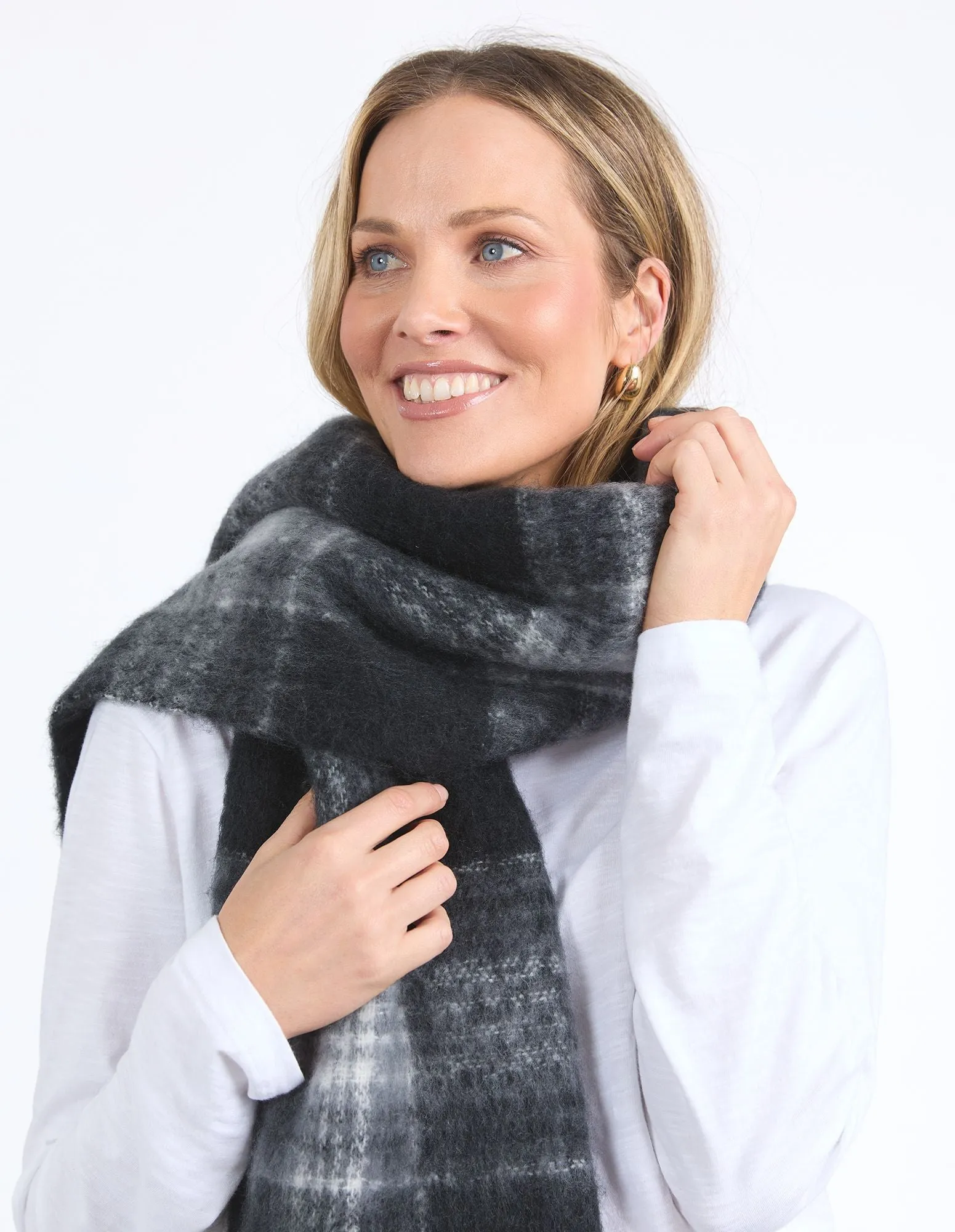 Crest Scarf - Black/White Check