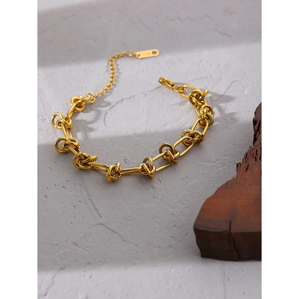 Eryan Necklaces