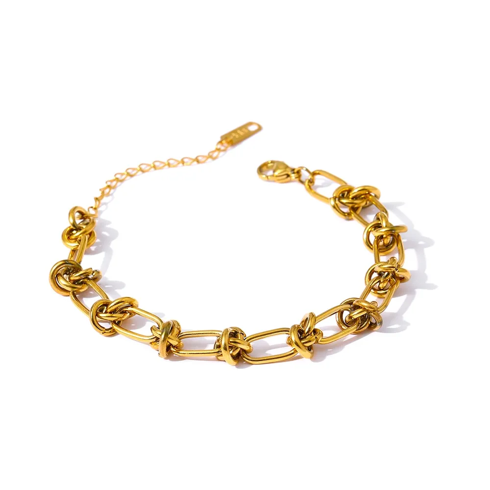 Eryan Necklaces