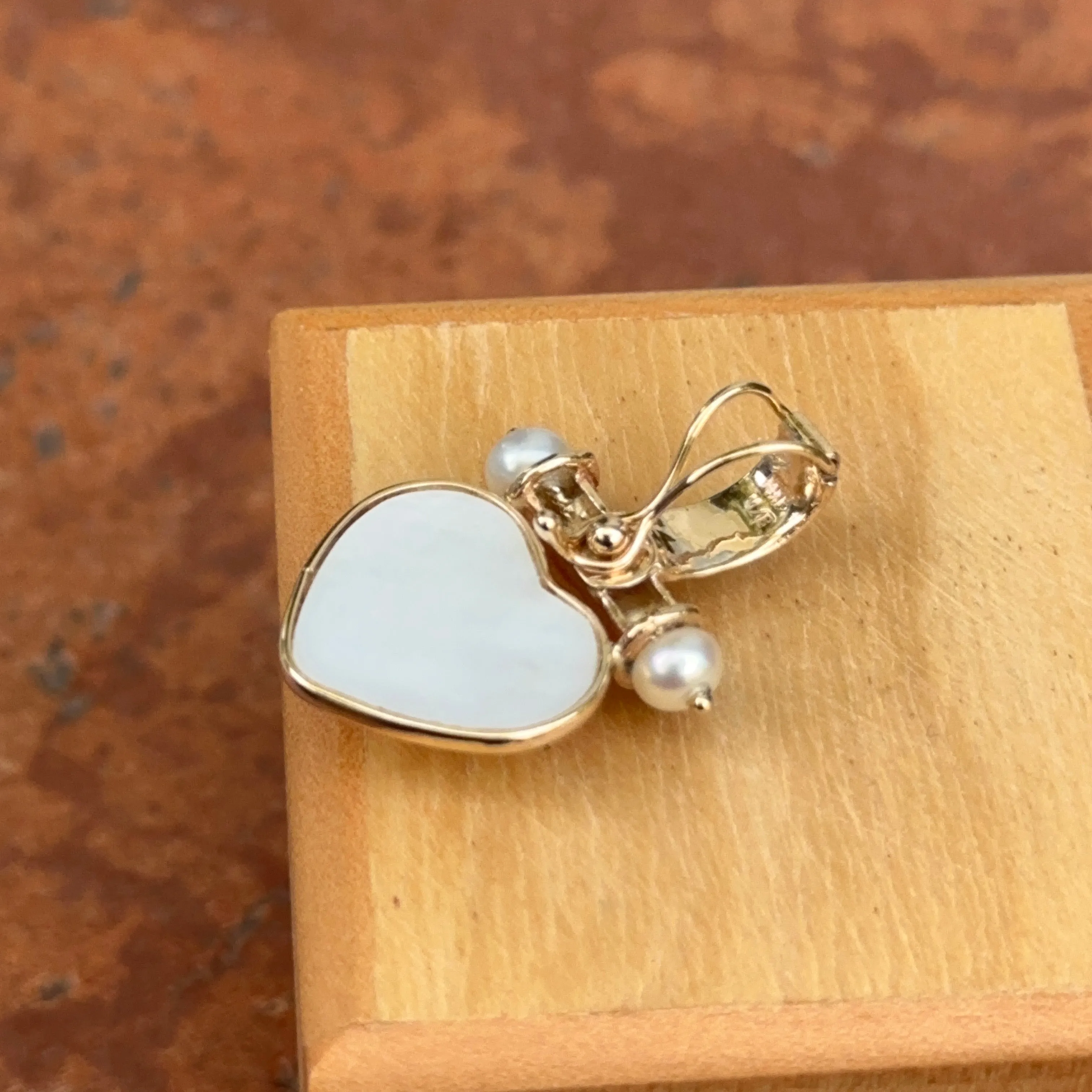 Estate 14KT Yellow Gold Heart Mabe Pearl   Diamond Omega Pearl Enhancer Pendant