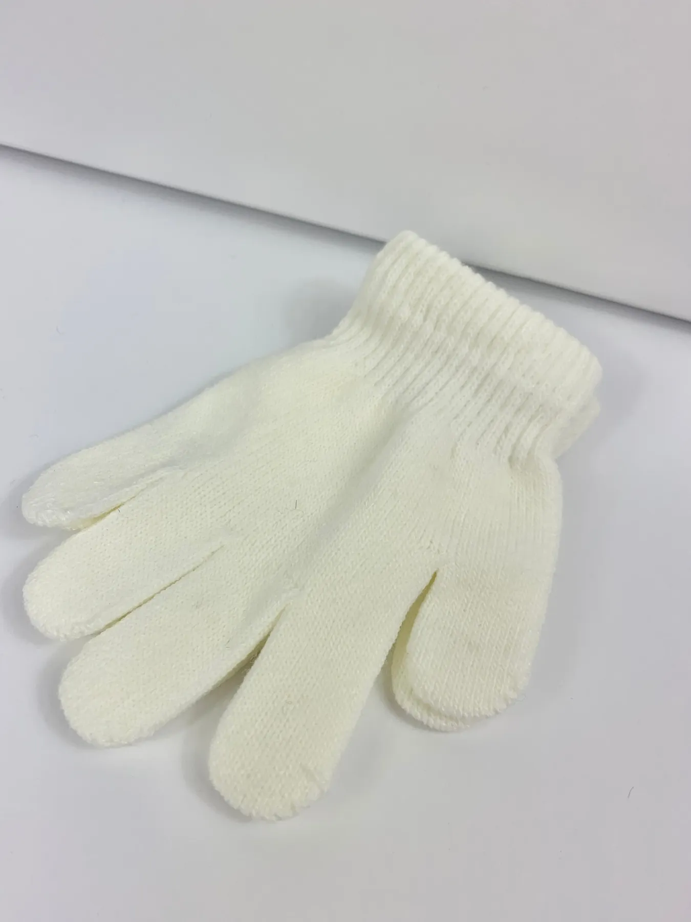Gloves - 6 Colours