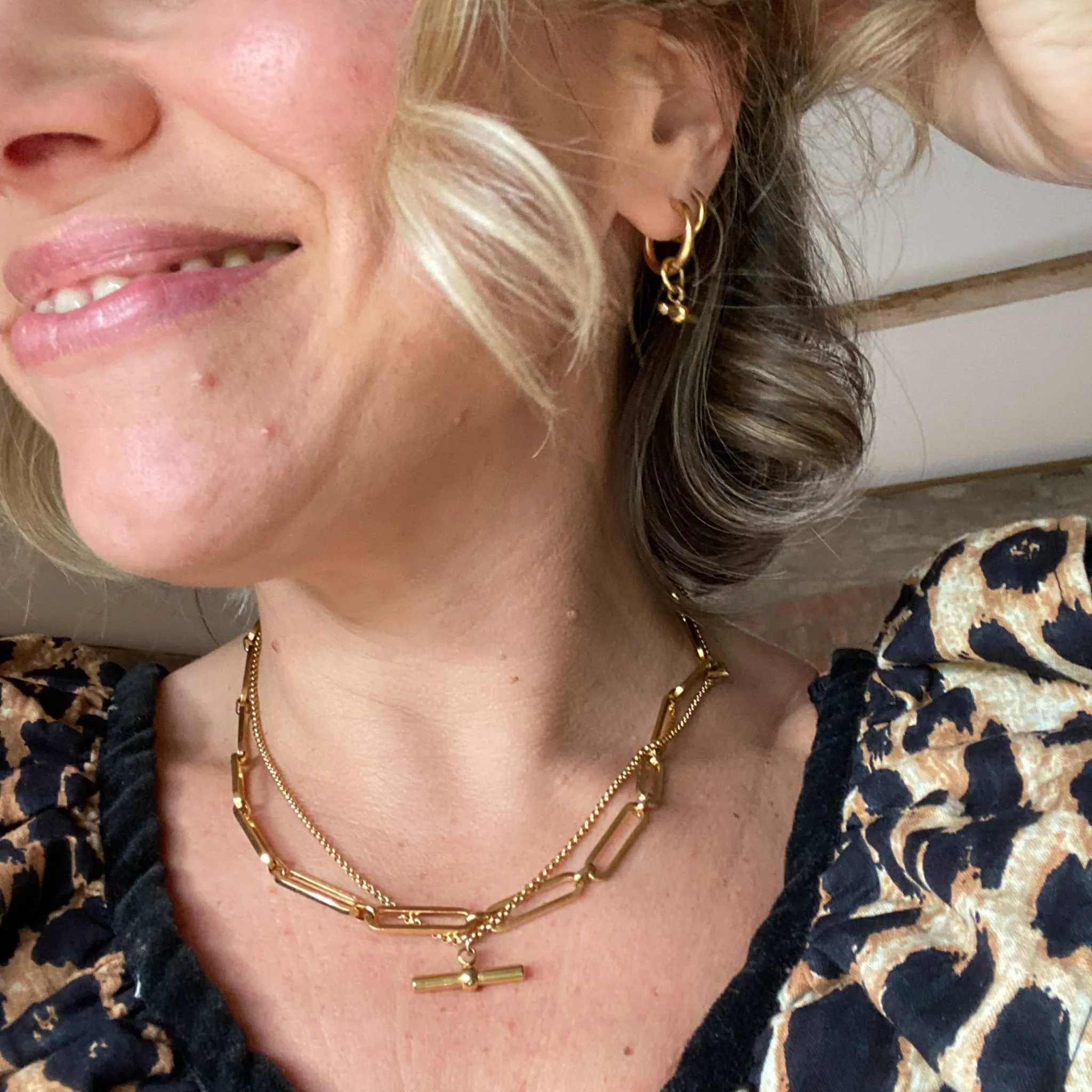 Gold T bar Chain Necklace