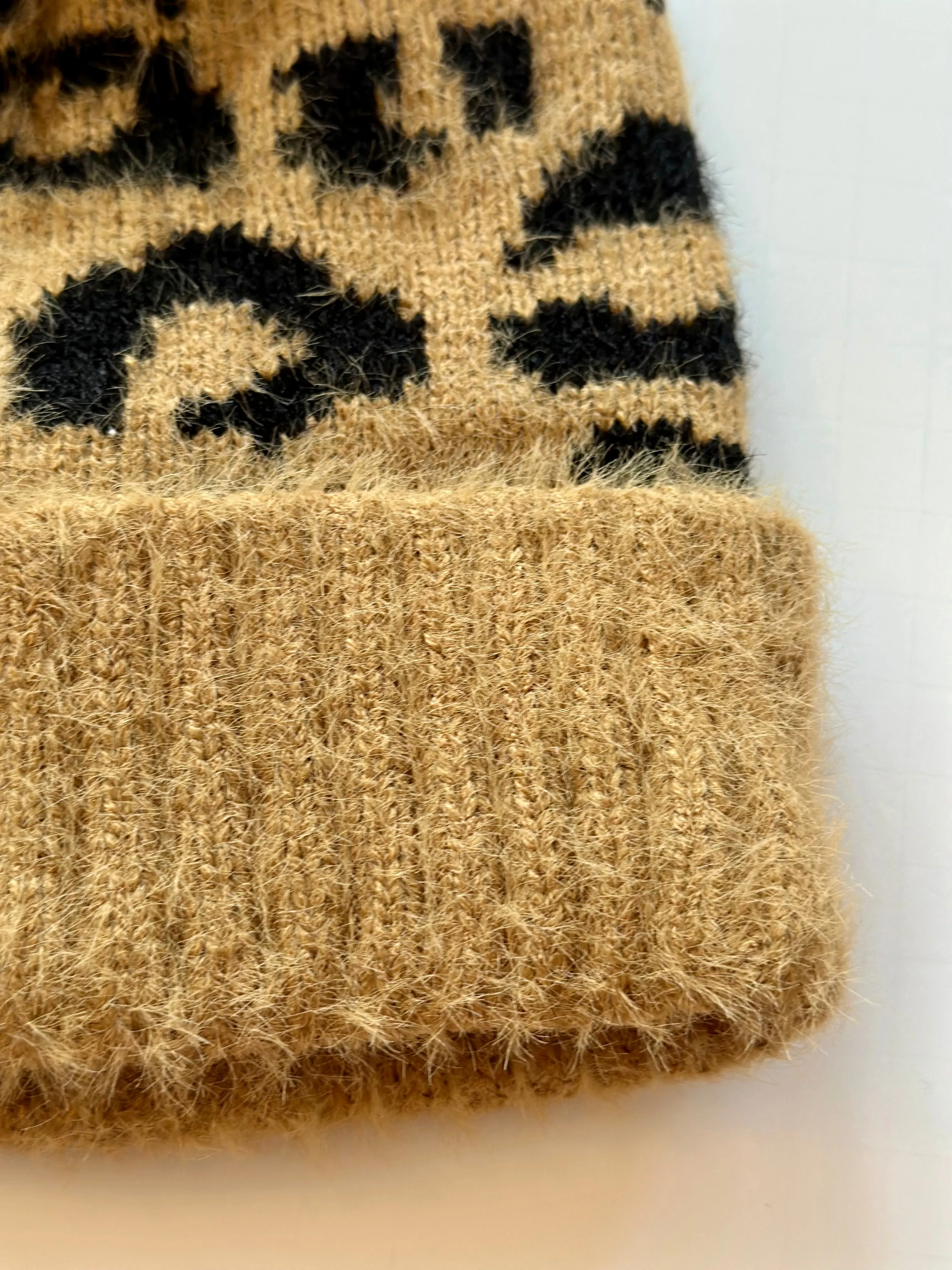 H43 LEOPARD BEANIE