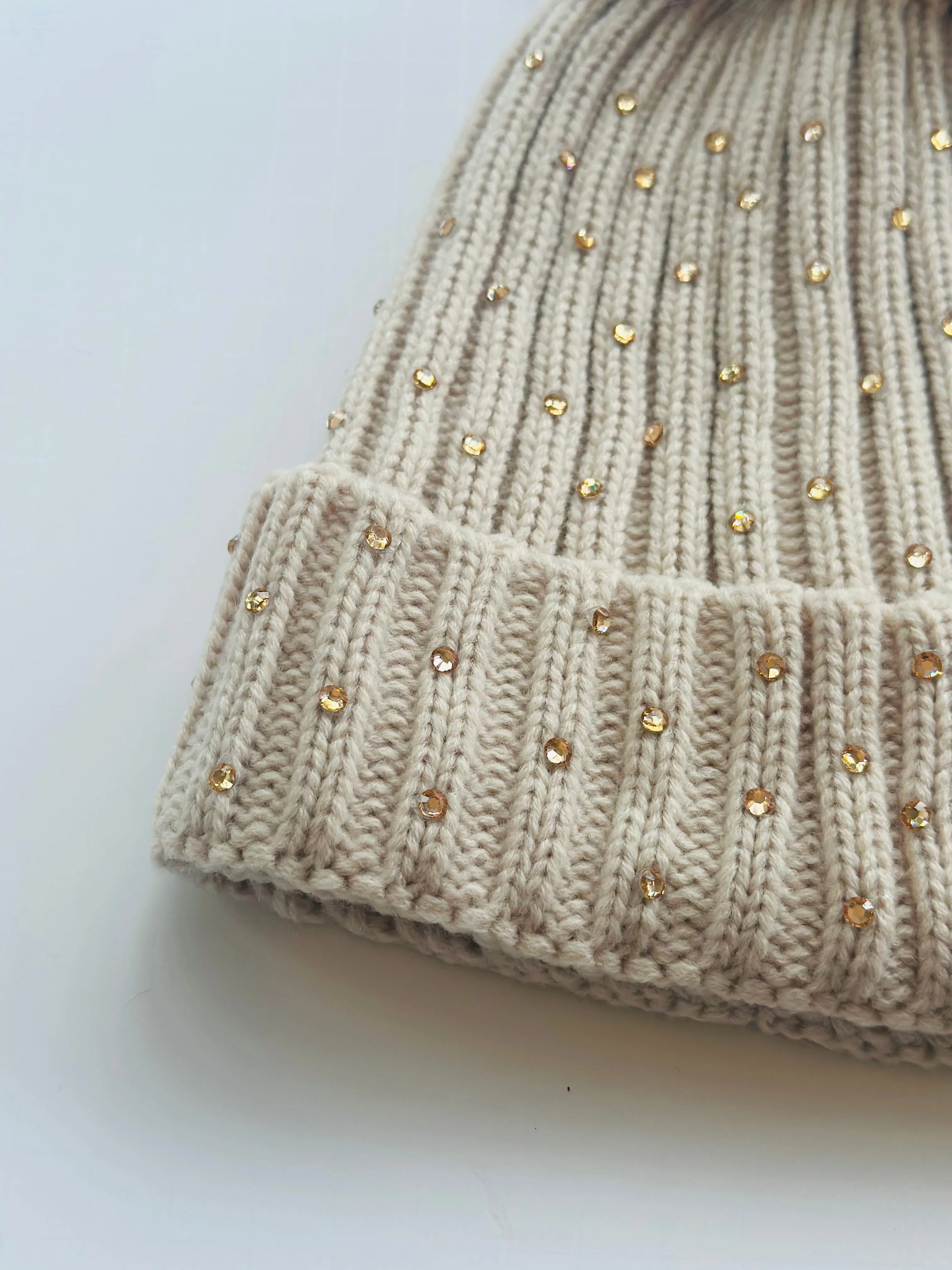 H57 DIAMOND DOT BEANIE