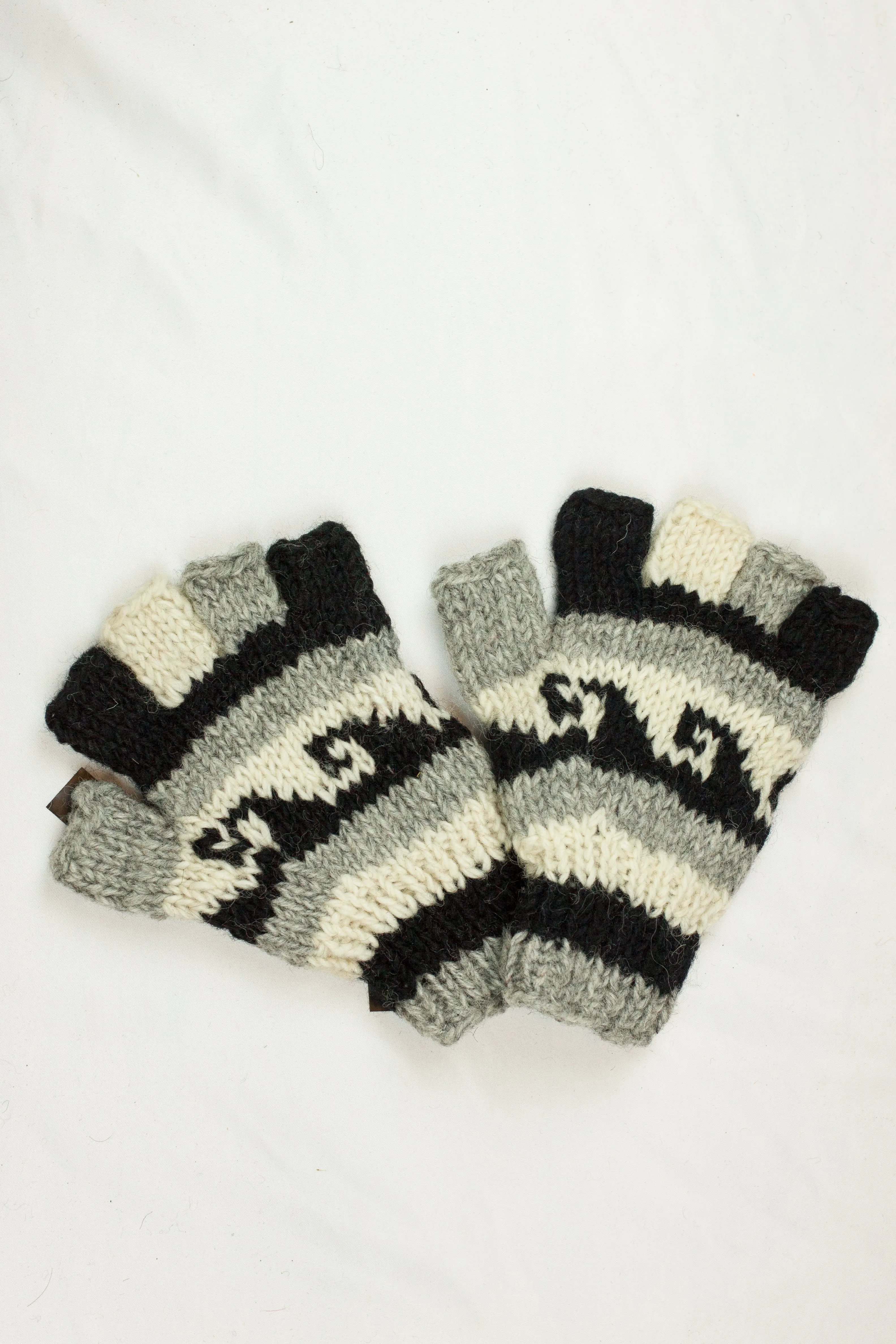 High quality hand knitted woolen half glove with soft fleece liner - unisex