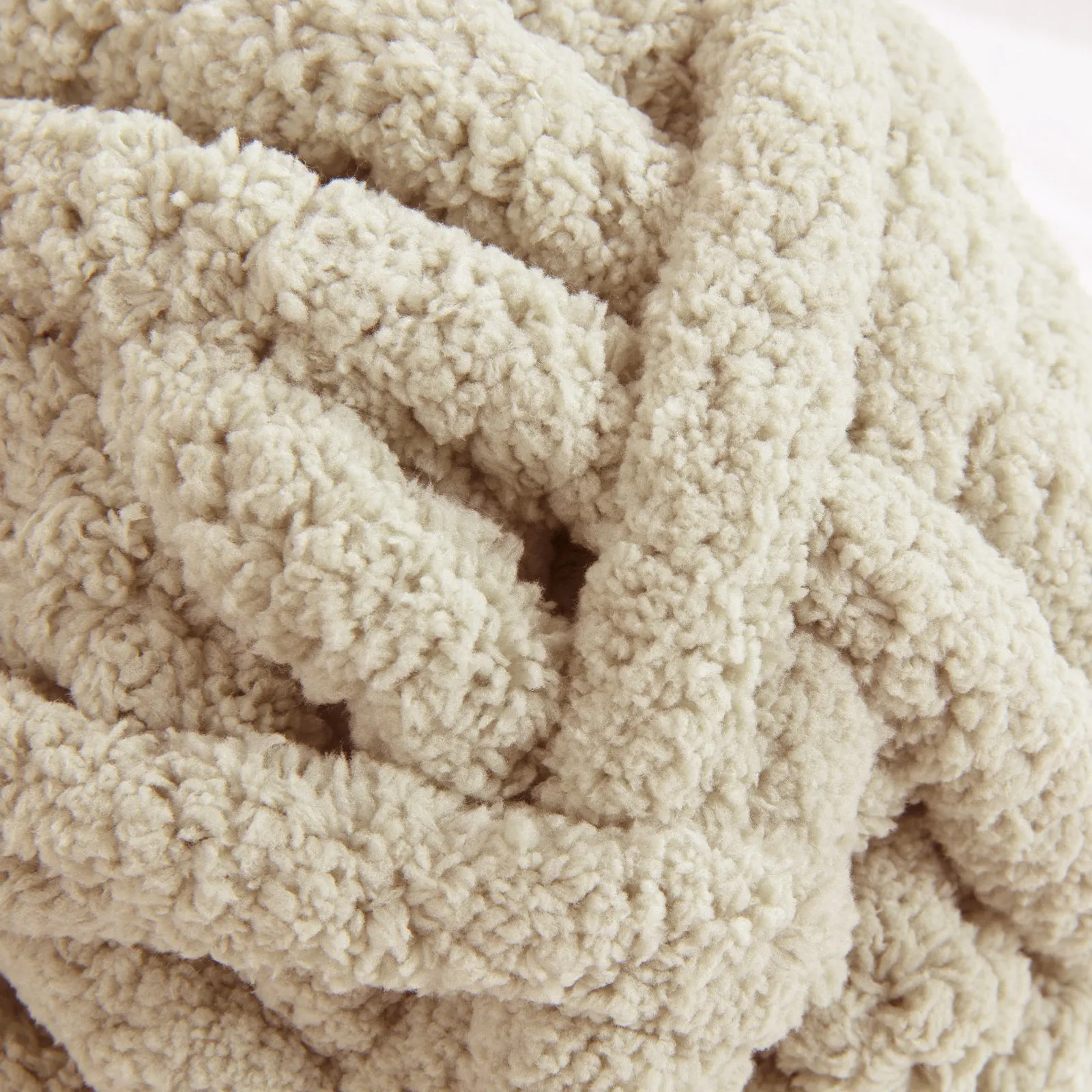 HOMBYS Chunky Chenille Yarn for Crocheting, Bulky Thick Fluffy Yarn for Knitting,Super Bulky Chunky Yarn for Hand Knitting Blanket, Soft Plush Yarn, 8 Jumbo Pack