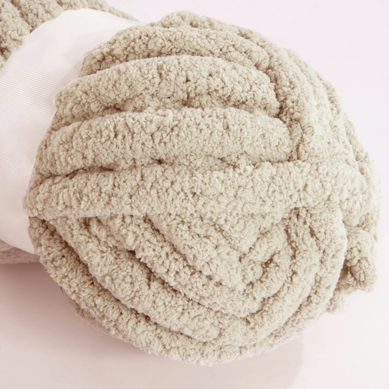 HOMBYS Chunky Chenille Yarn for Crocheting, Bulky Thick Fluffy Yarn for Knitting,Super Bulky Chunky Yarn for Hand Knitting Blanket, Soft Plush Yarn, 8 Jumbo Pack
