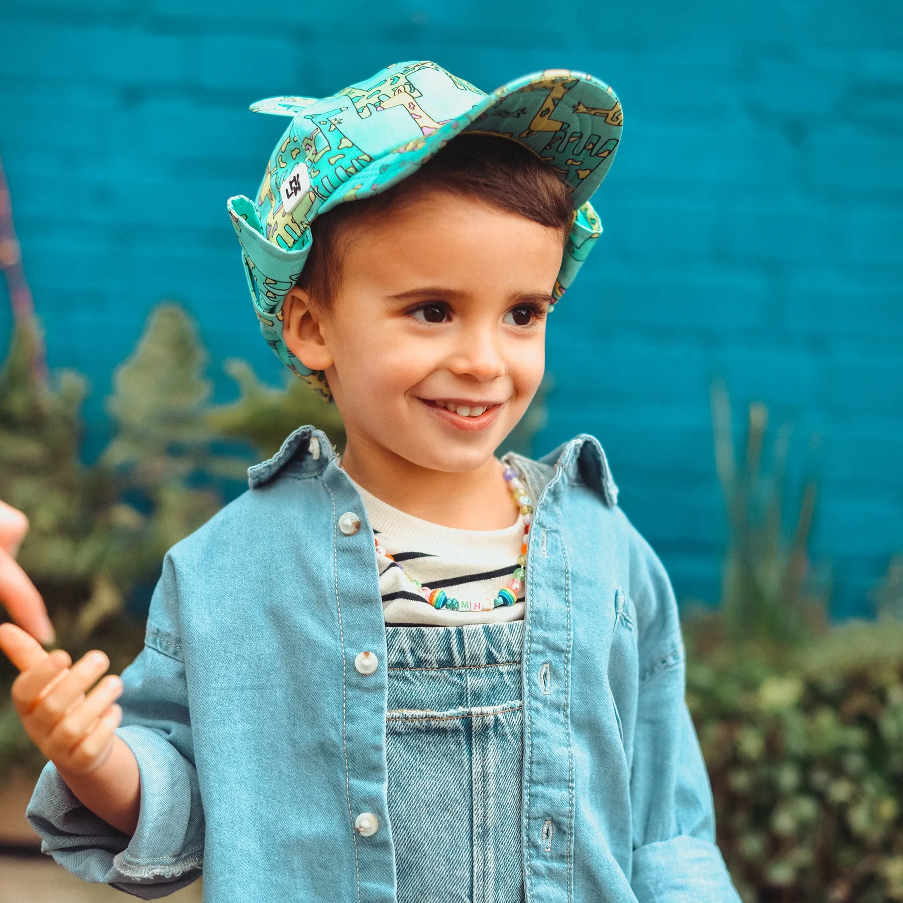 Kids Cub hat with neck flap: Giraffe