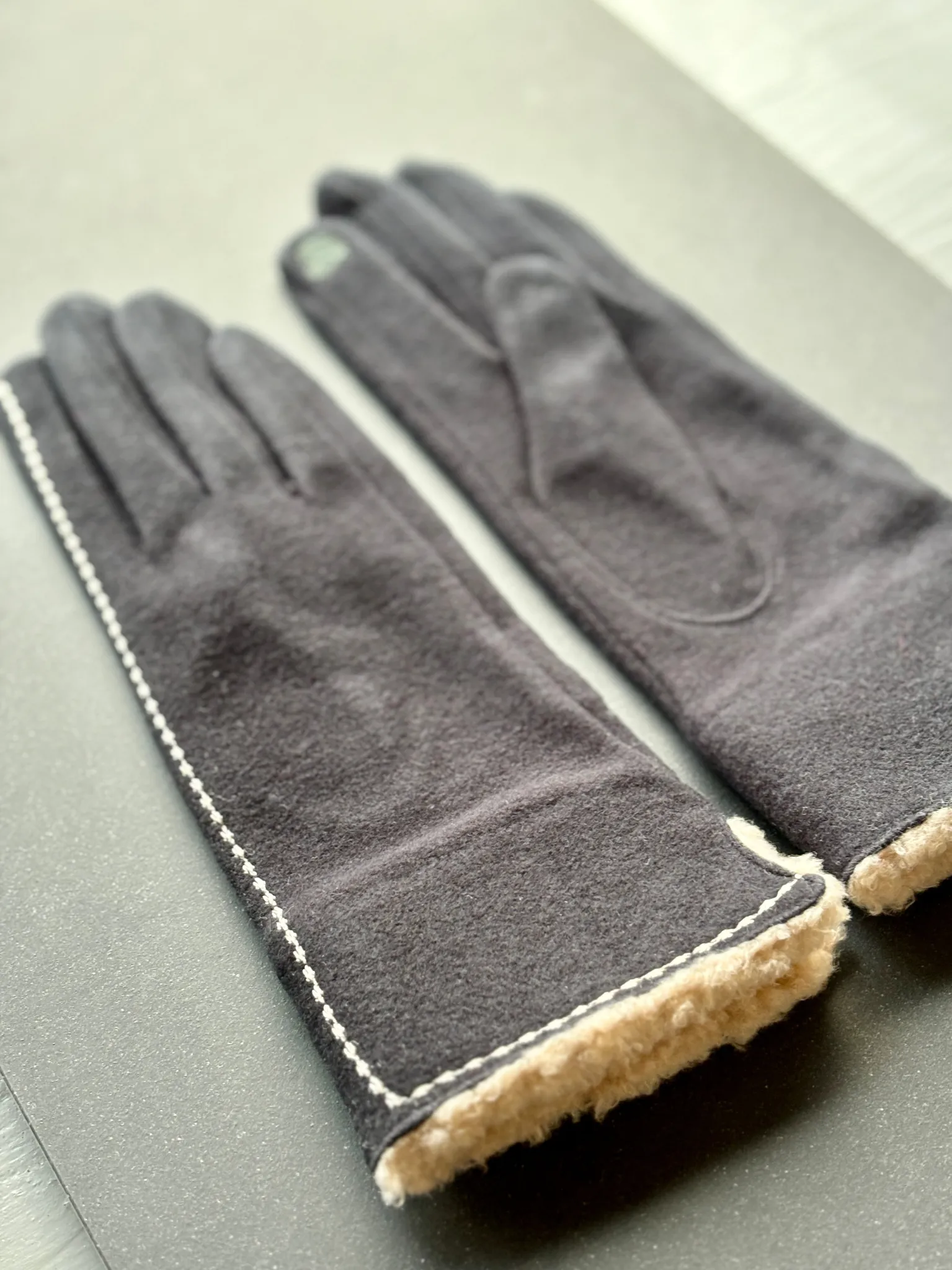 Lien Gloves