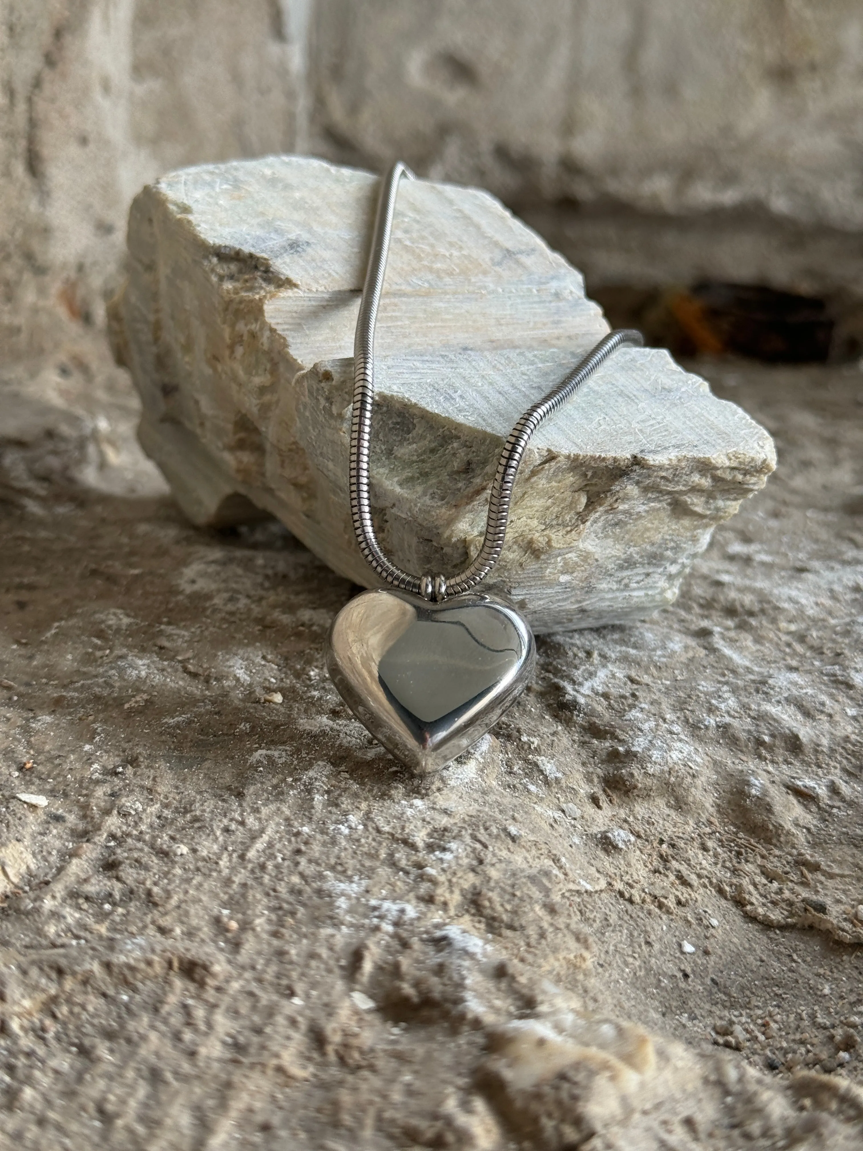 Liora necklace