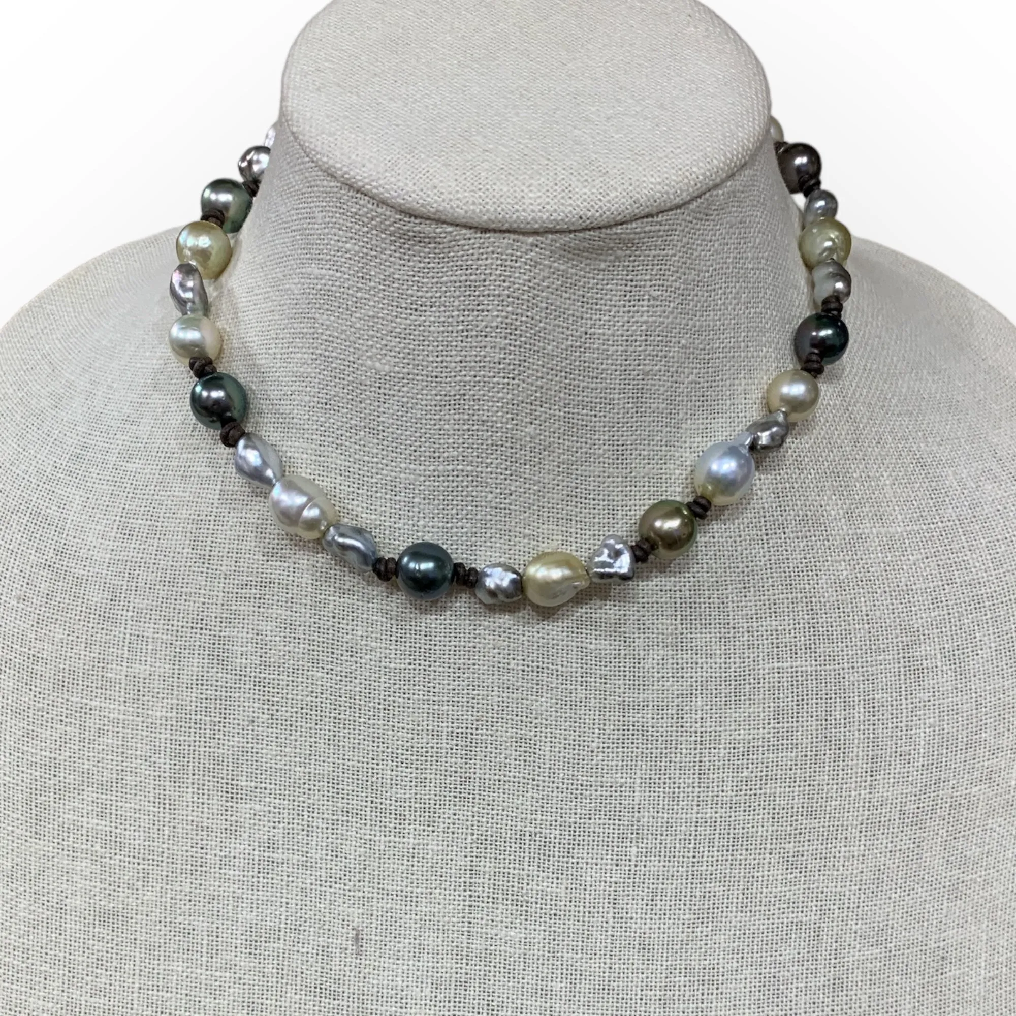 Lola Choker