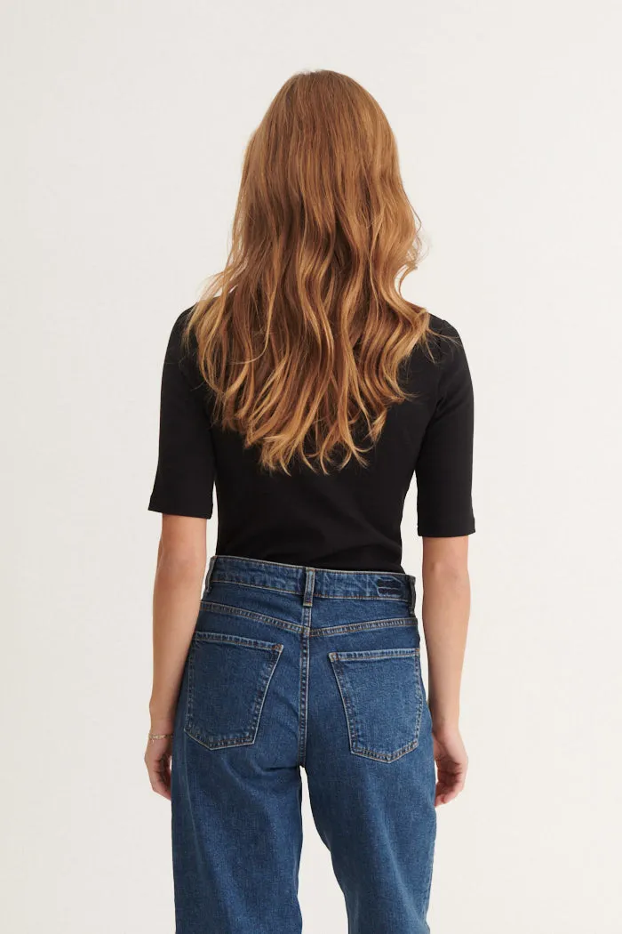 Ludmilla V-Neck - Black