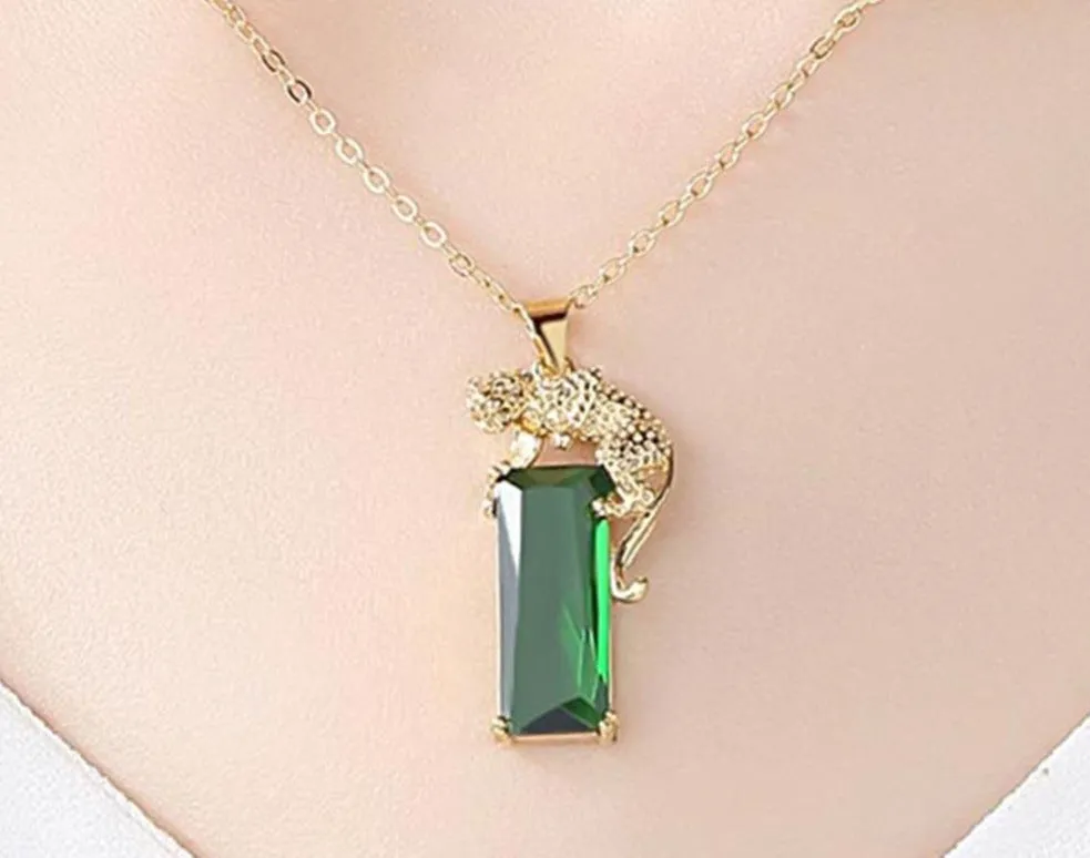 Luxury Emerald Leopard Pendant Necklace 14K Gold Women Jewelry