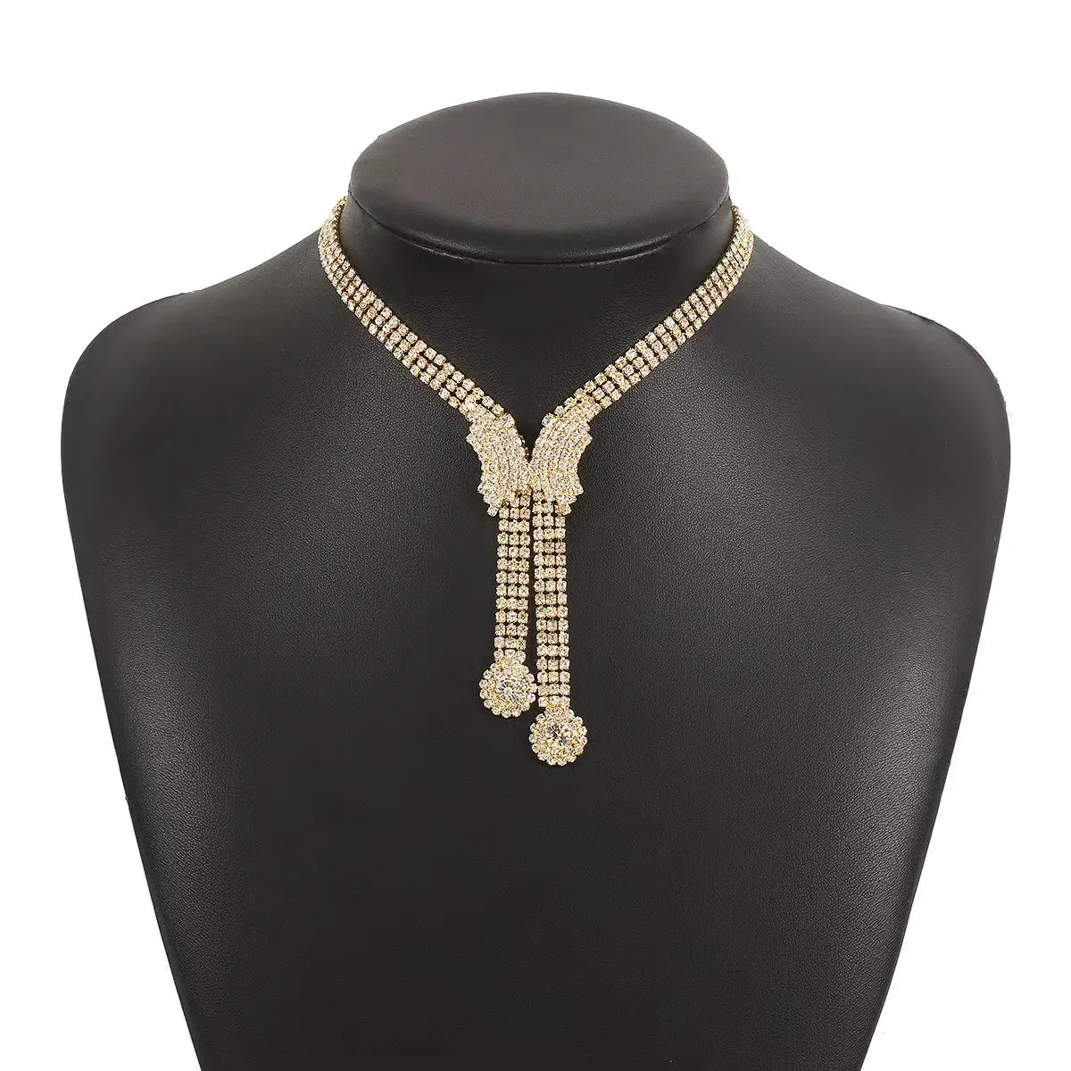 Luxury Rhinestone Butterfly V-Shaped Choker Necklace