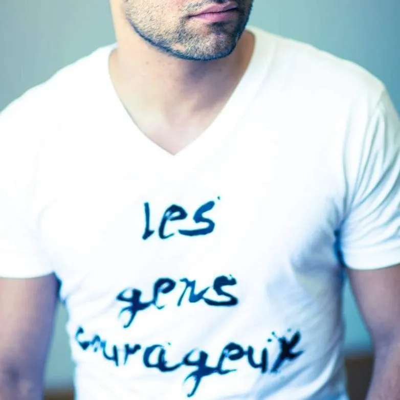 Men's - Les gens Courageux White V-Neck T-Shirt