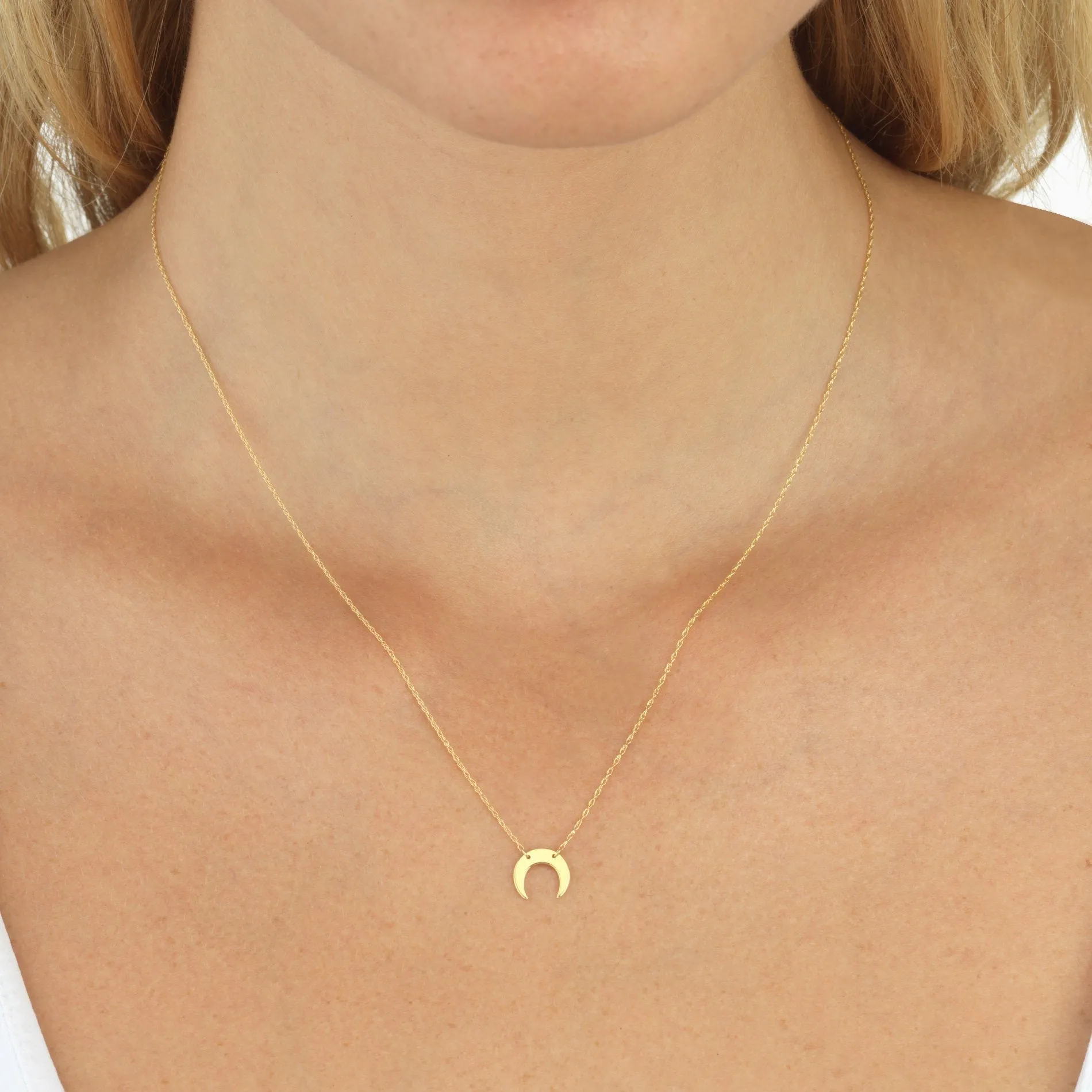 Mini Cowhorn Necklace 14K