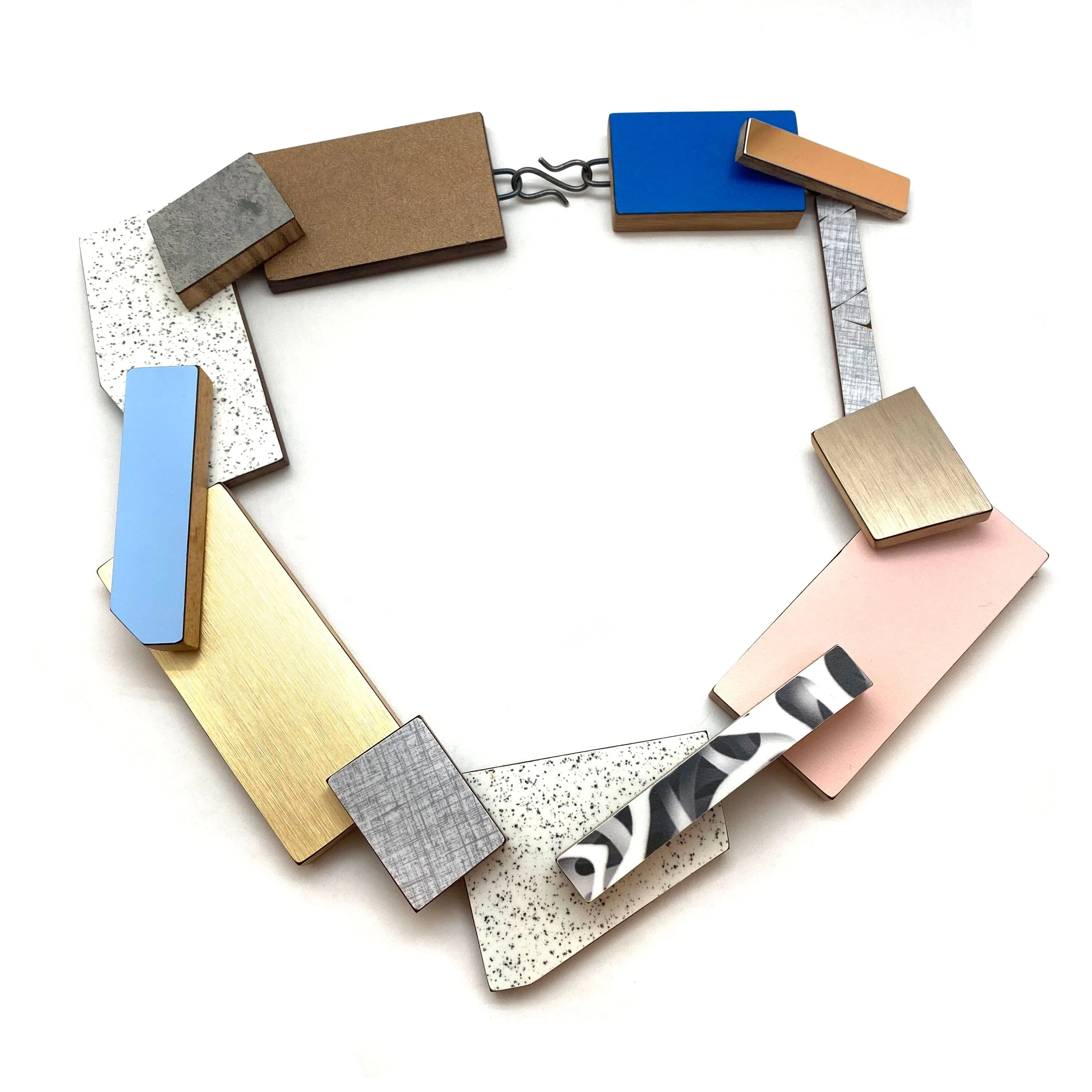 Multi-Pattern Metallic Necklace