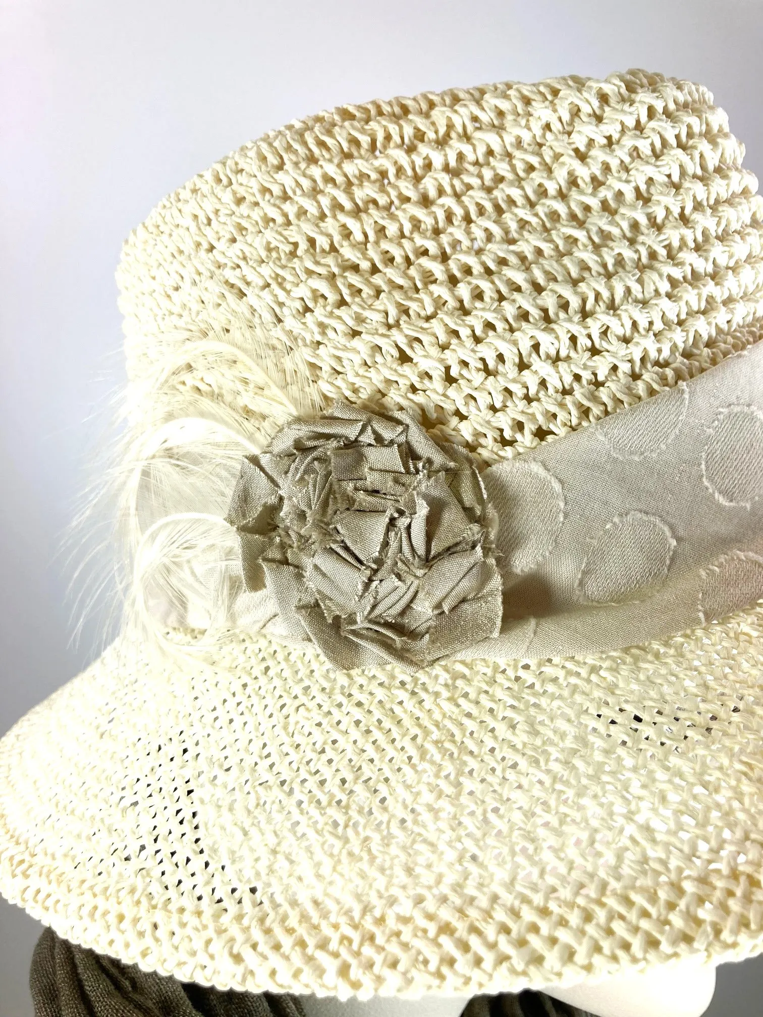 Neutral Ivory Pale Yellow Straw Womens Fedora hat. Ladies summer fedora hat. Lightweight cool summer fedora. Feminine neutral fedora hat.