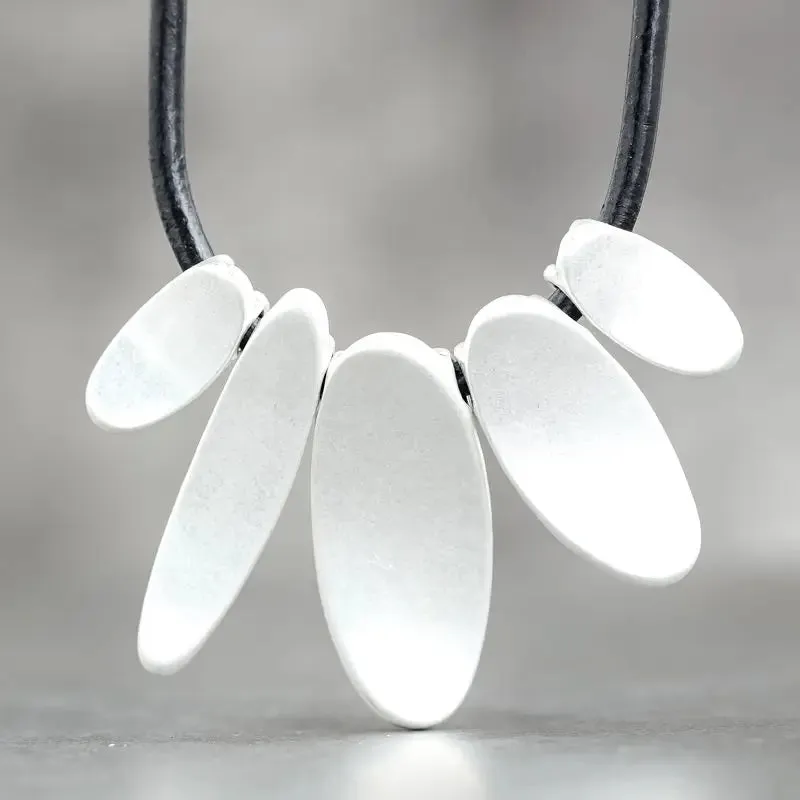 New in Chokers Leather Chains necklaces & pendants