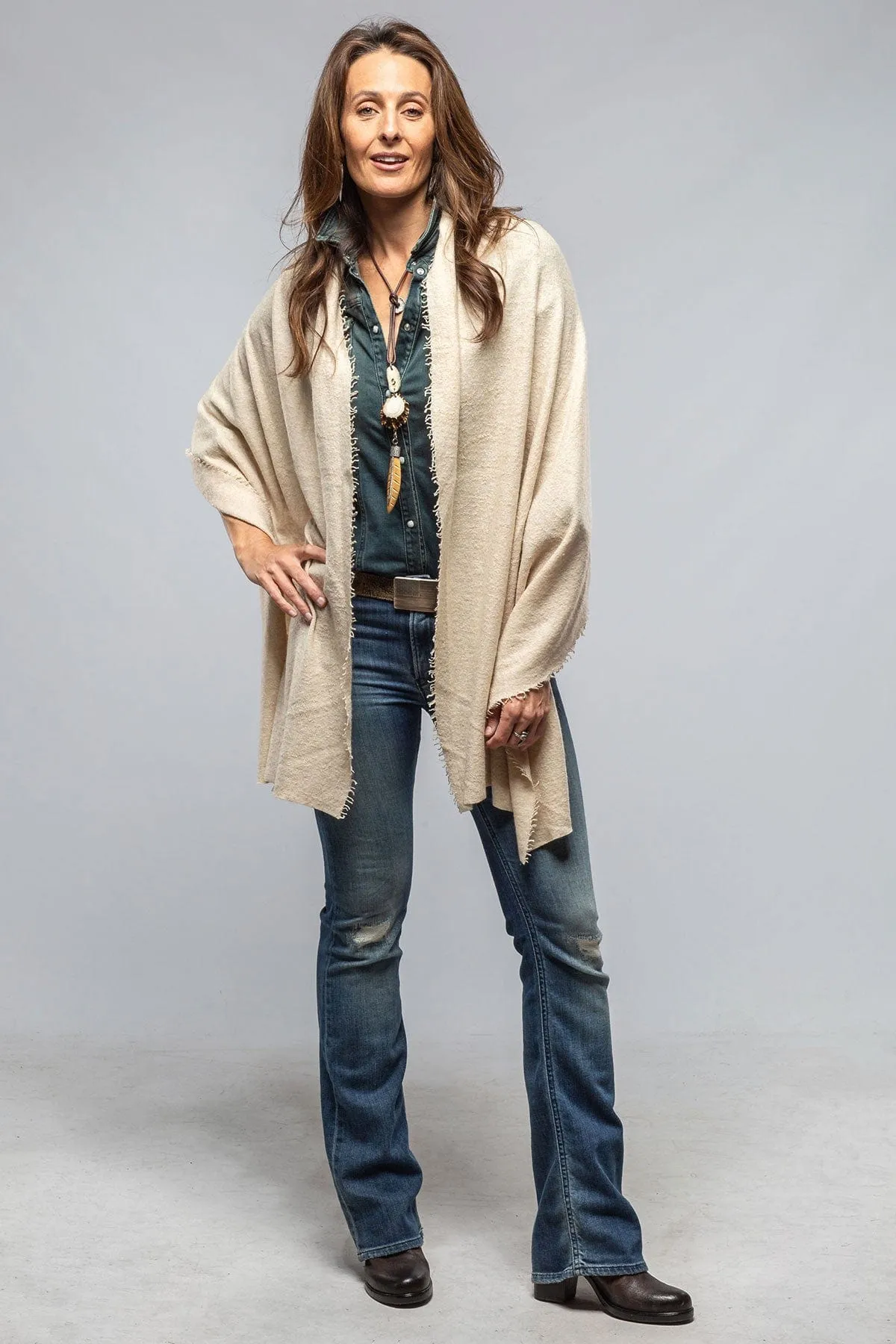 Nuovo Pedro Cashmere Silk Scarf In Cream