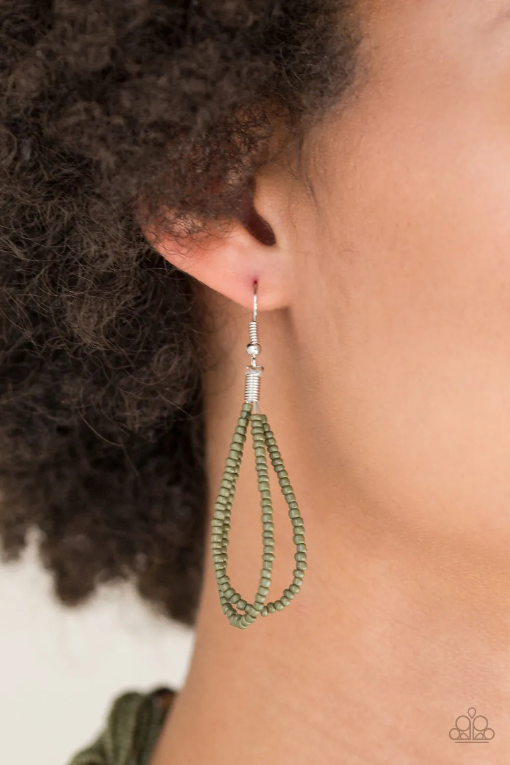 Paparazzi -A Standing Ovation  - Green Necklace