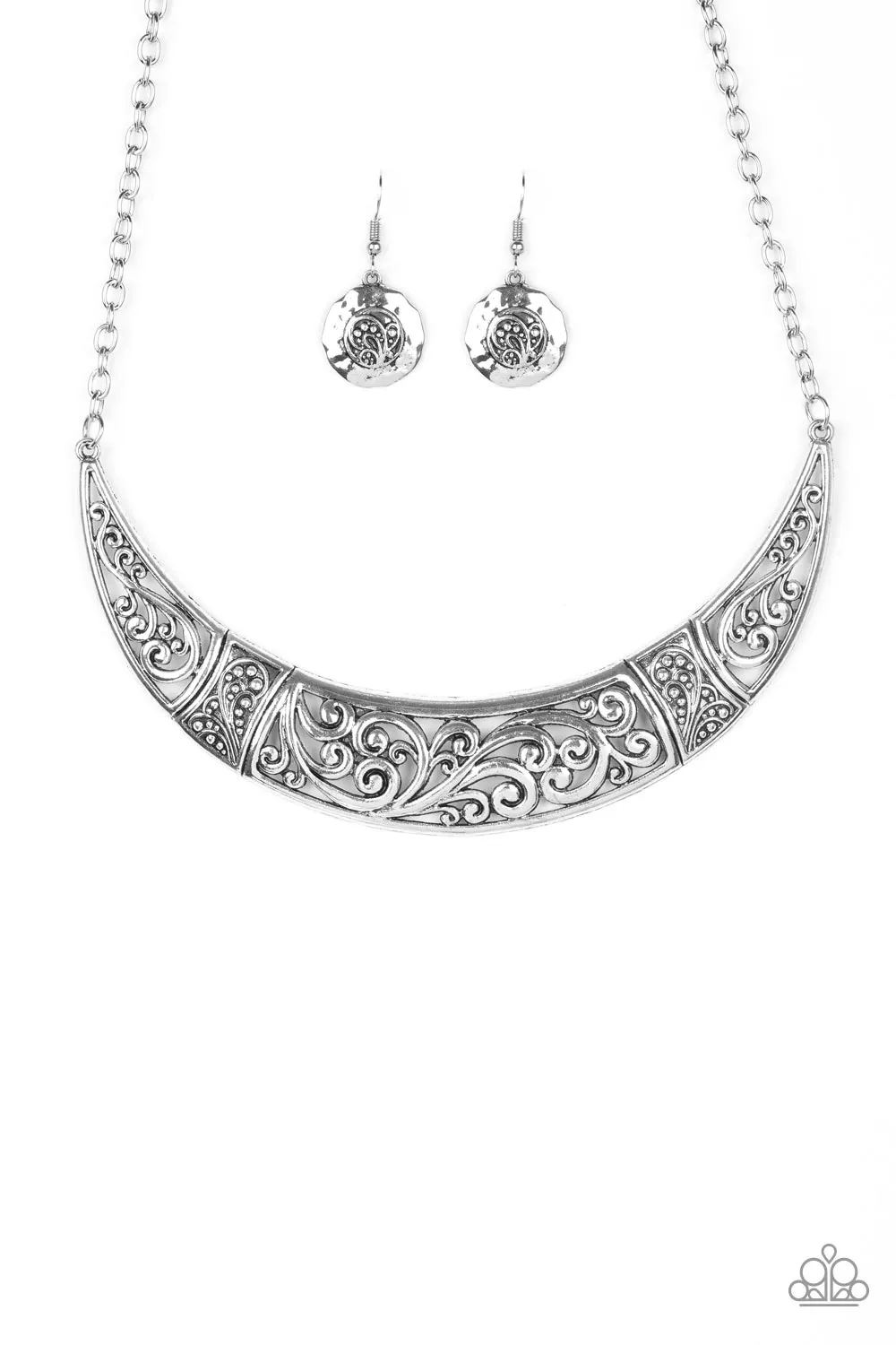 Paparazzi - Bull In A China Shop - Silver Necklace