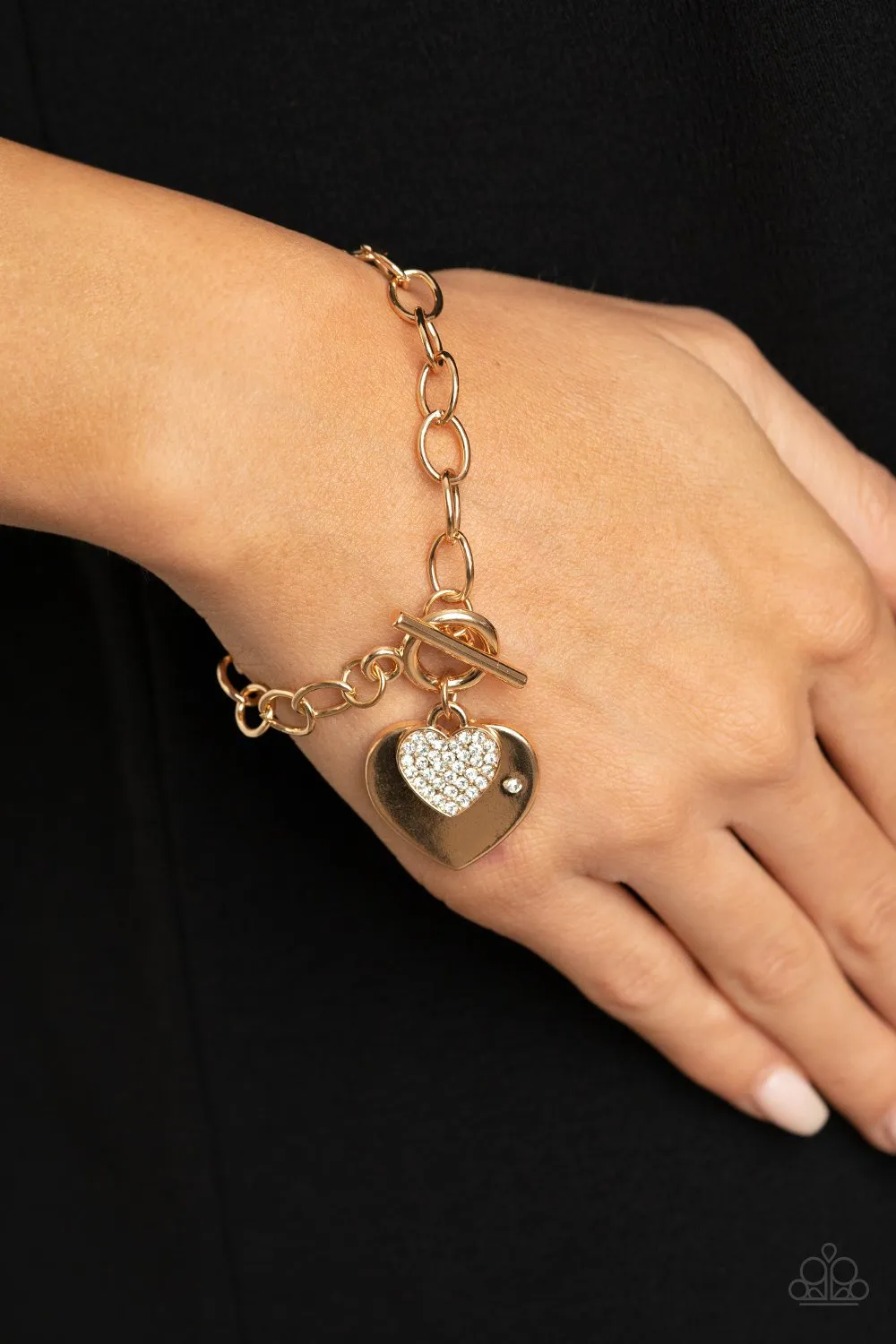 Paparazzi Heart-Stopping Sparkle - Gold Necklaces