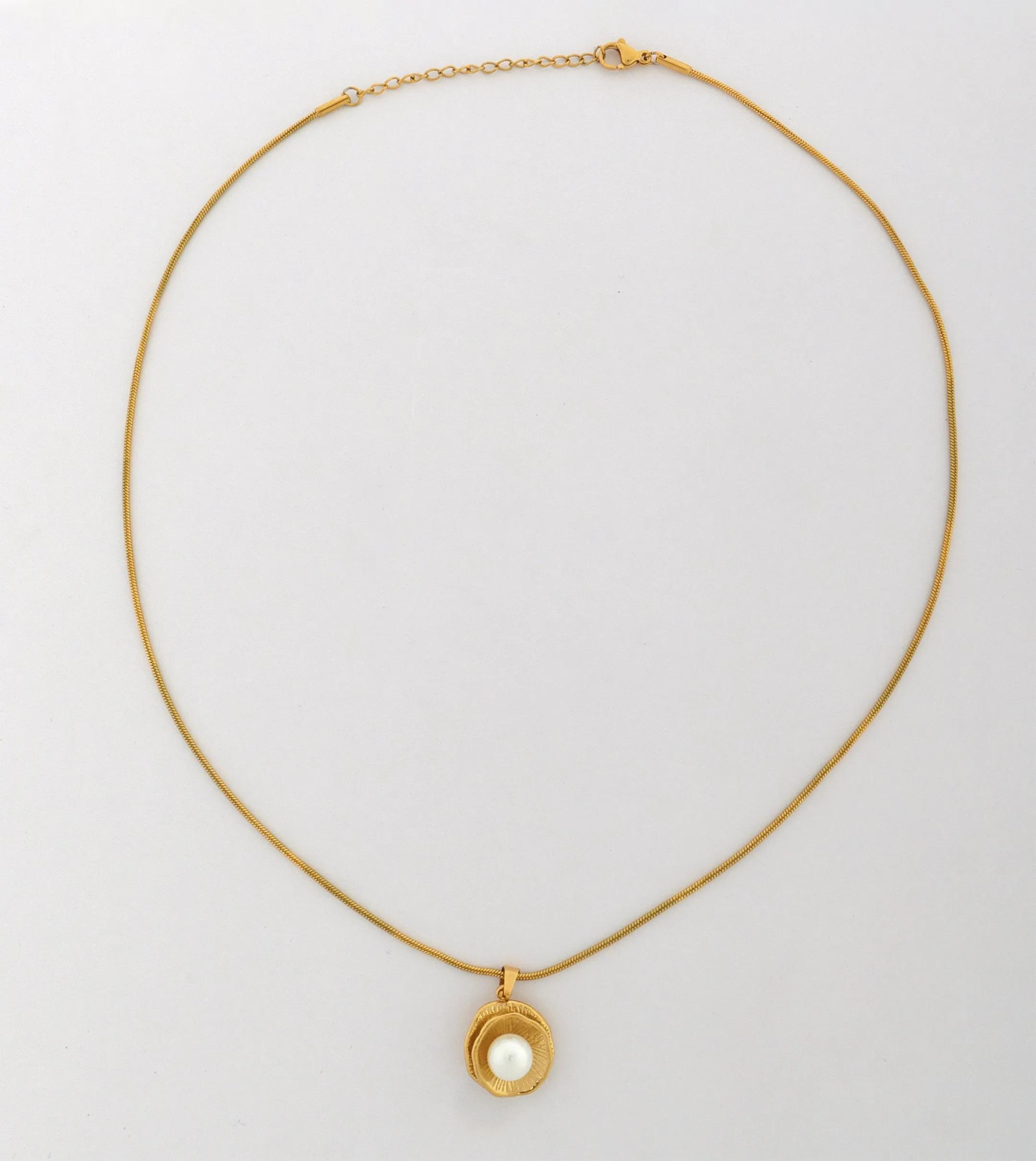 Pearl Shell Chain Necklace Gold Plated, Waterproof and Anti-Tarnish