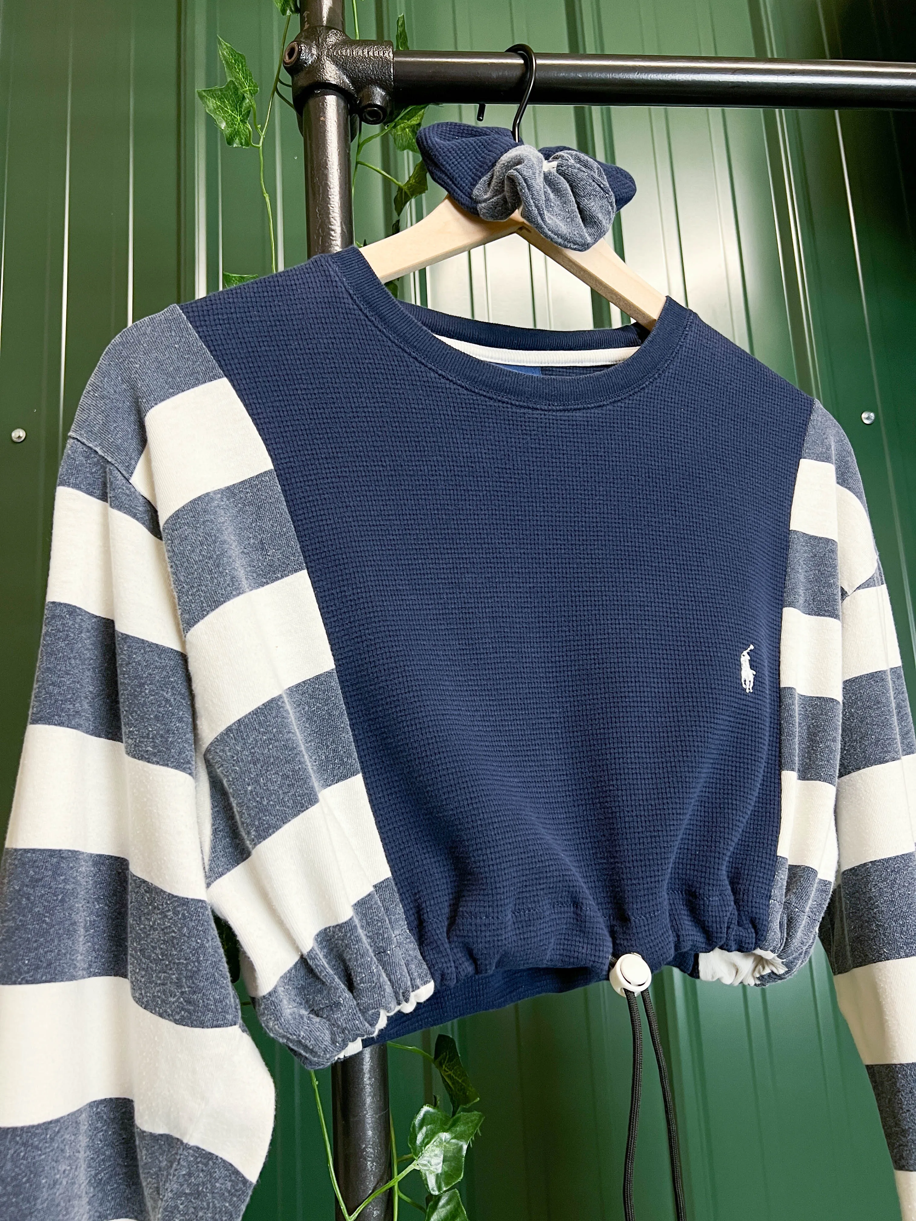 "1 of 1" Striped Thermal Sinch Crop (S/M)