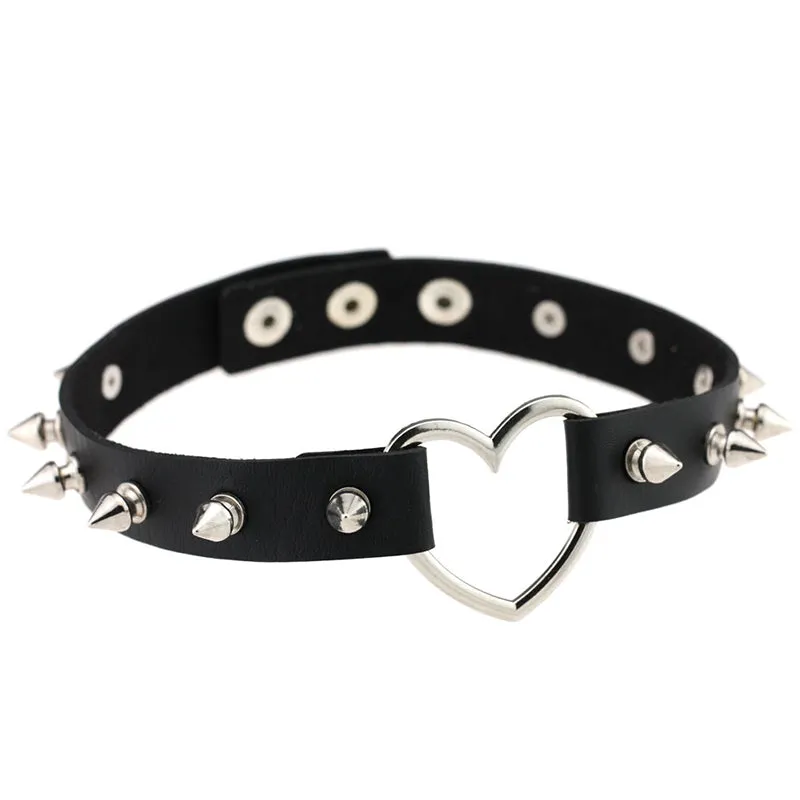 "LOVE HEART RIVET" CHOKER D070807