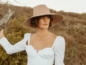 REDWOOD - PEACHY TAUPE