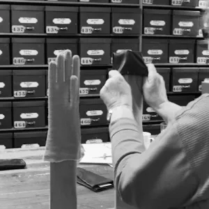 REPLACEMENT OF SILK GLOVE LINING