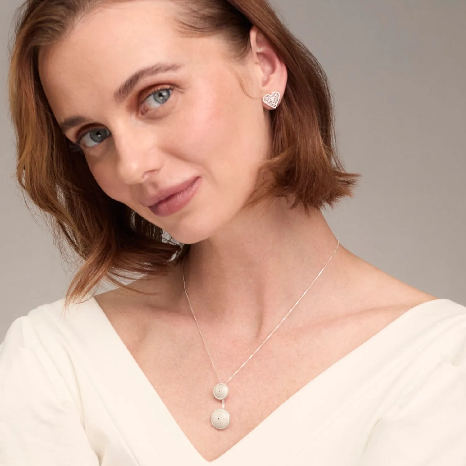 SAMANTHA SILVER MEDIUM PENDANT FILIGREE