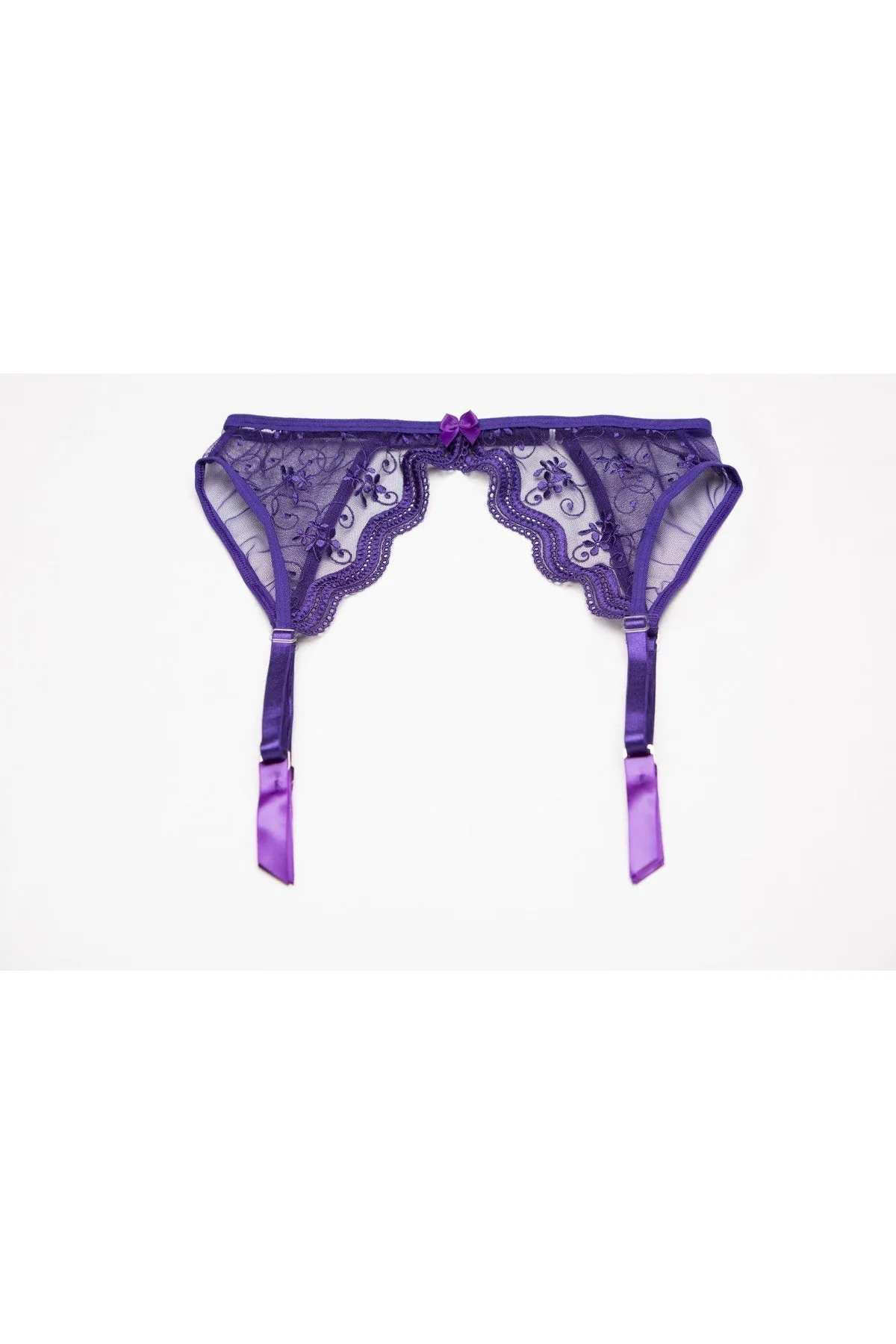 Scalloped Embroidery Garterbelt
