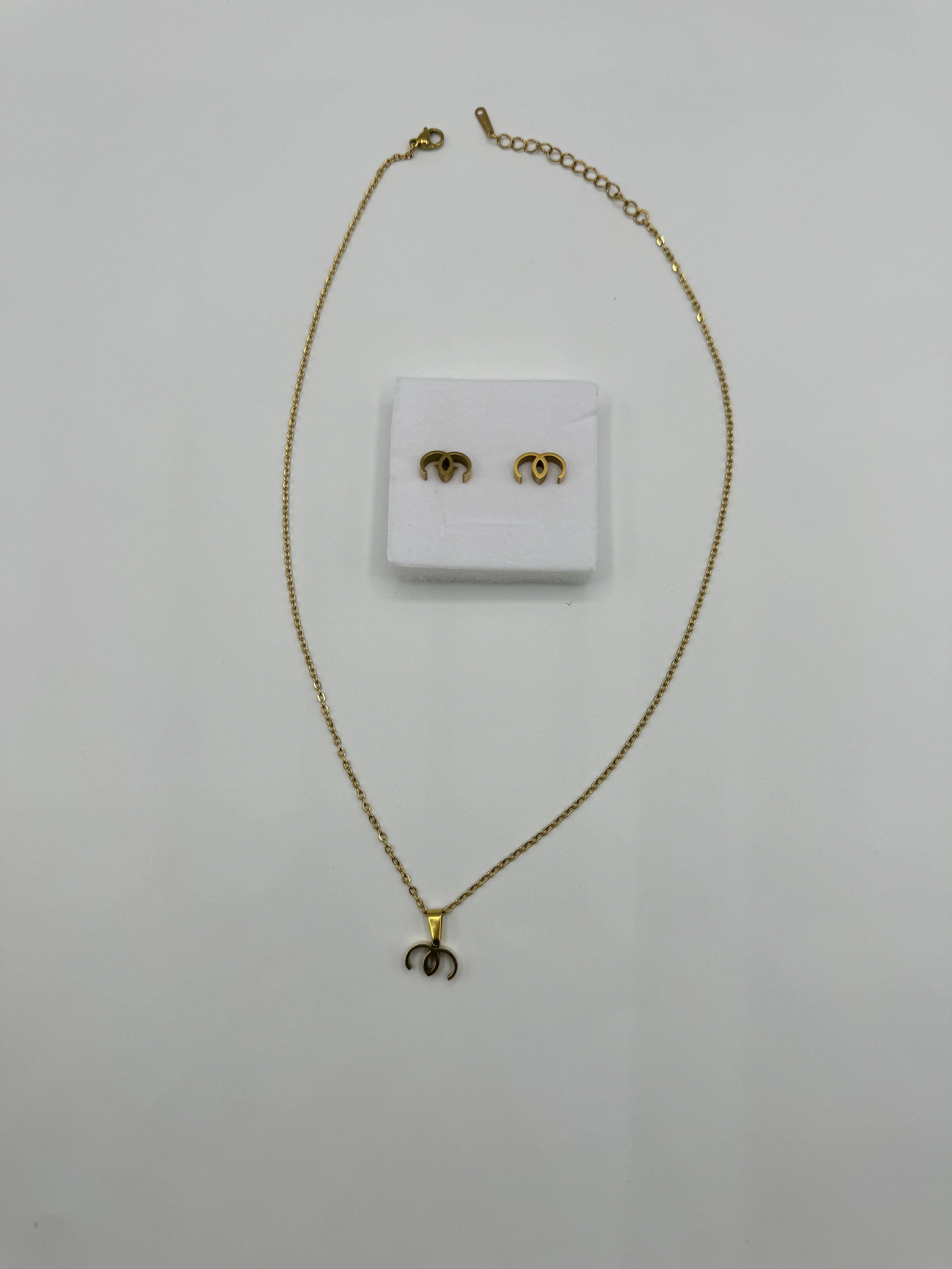 Sisters Necklaces