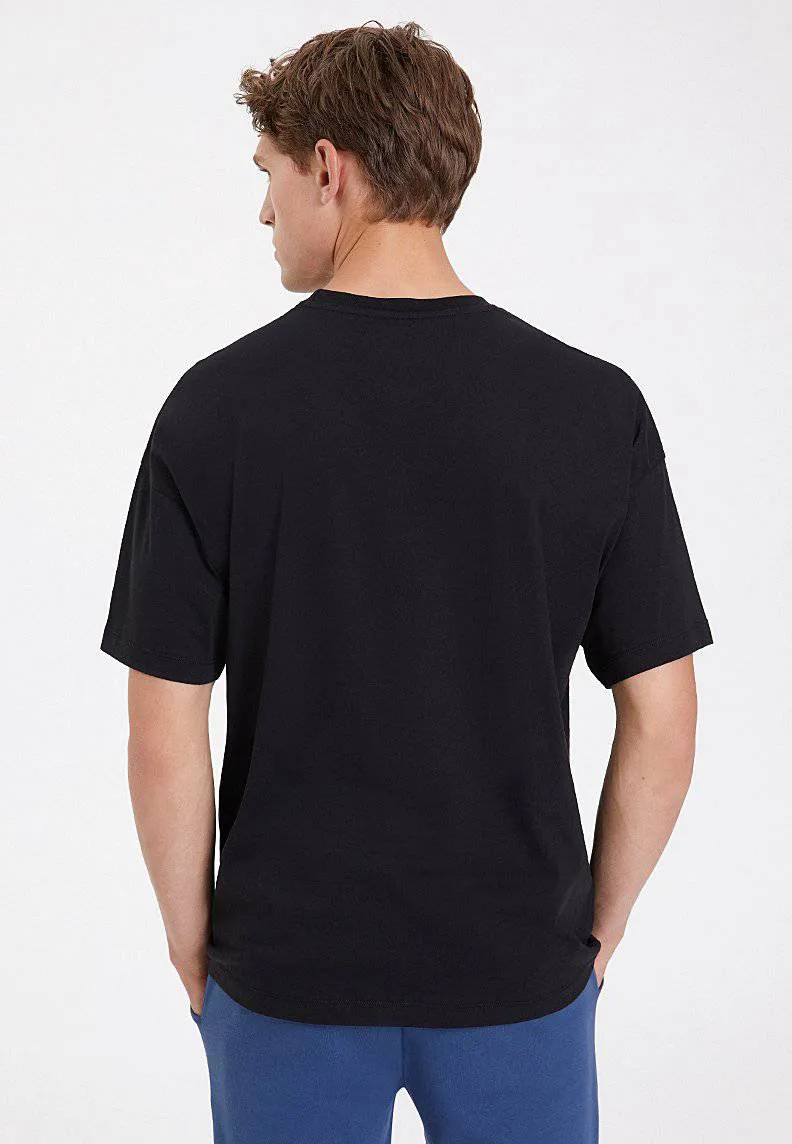 Siyah Bisiklet Yaka Pamuklu Oversize Erkek T-Shirt ESSENTIALS
