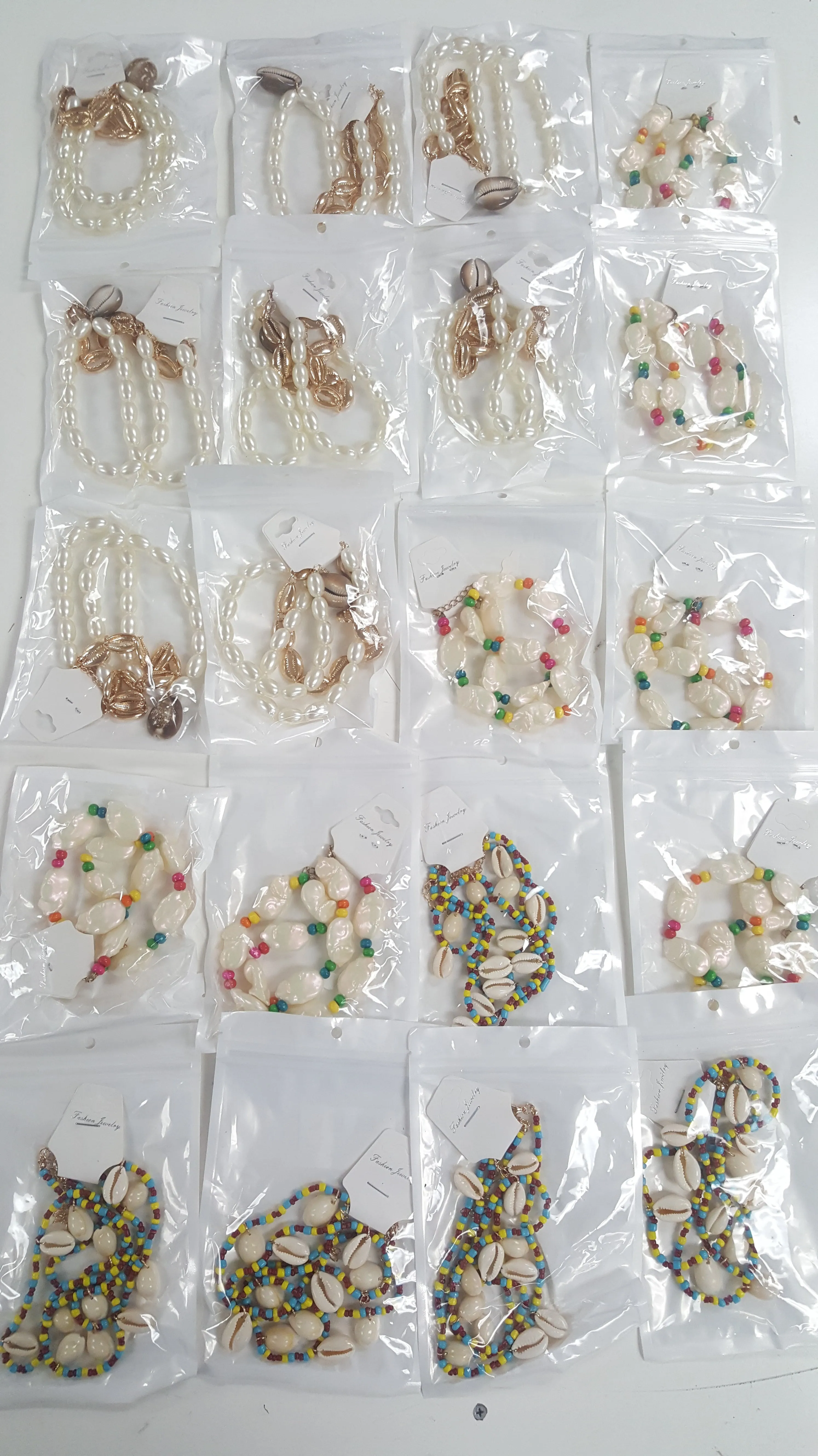 SL-043 Women's Necklaces x 20 pcs - NEW - SMALL LOT