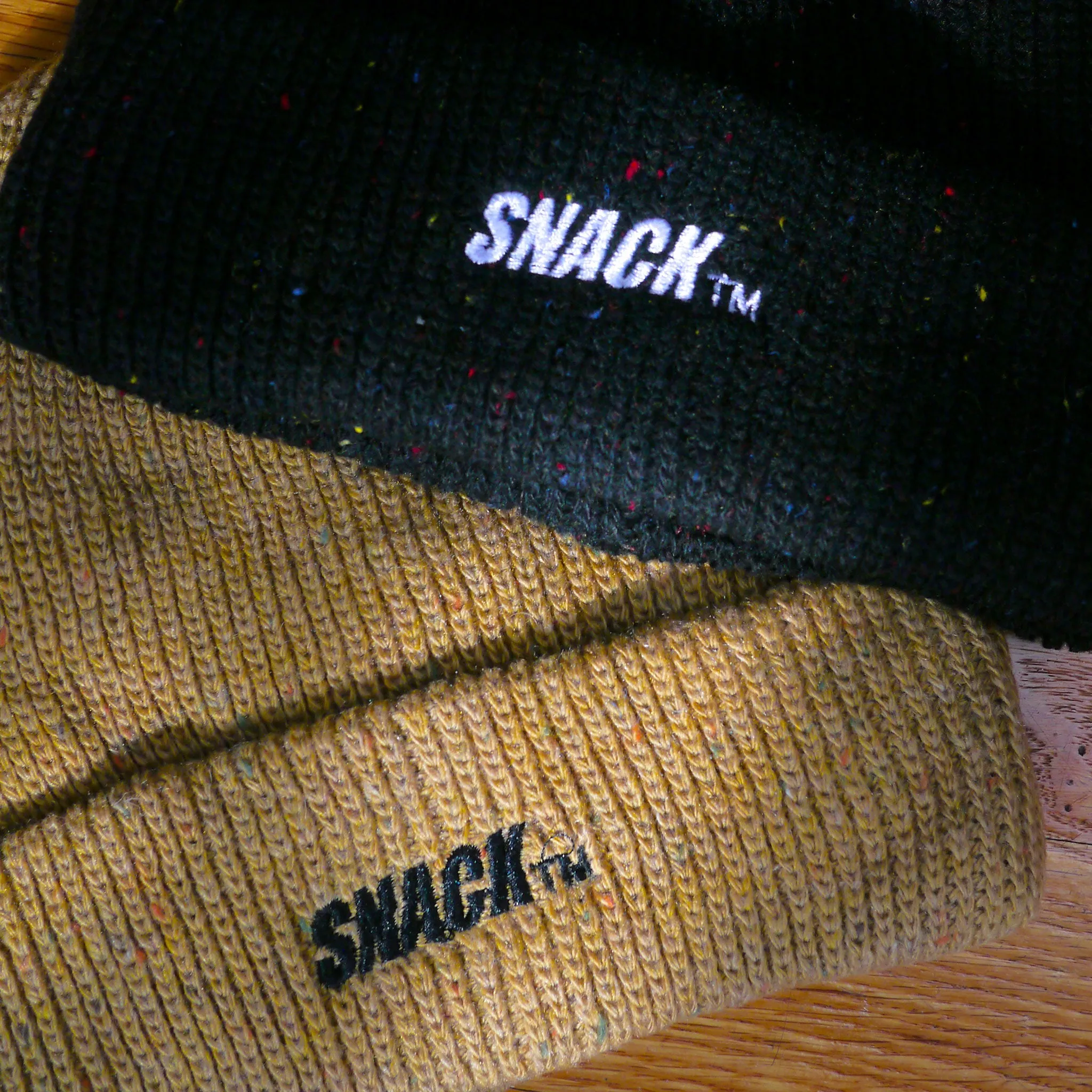 SPECKLE BEANIE - TAN