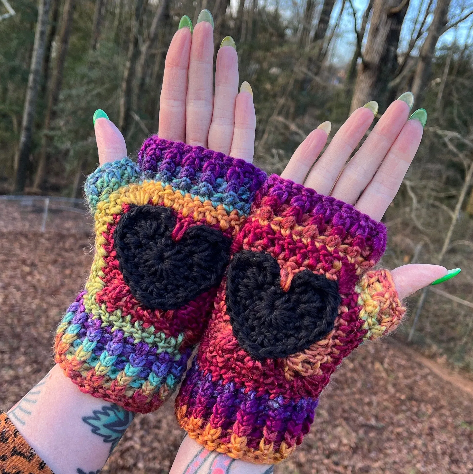 Sweetheart Fingerless Mitts Crochet Pattern
